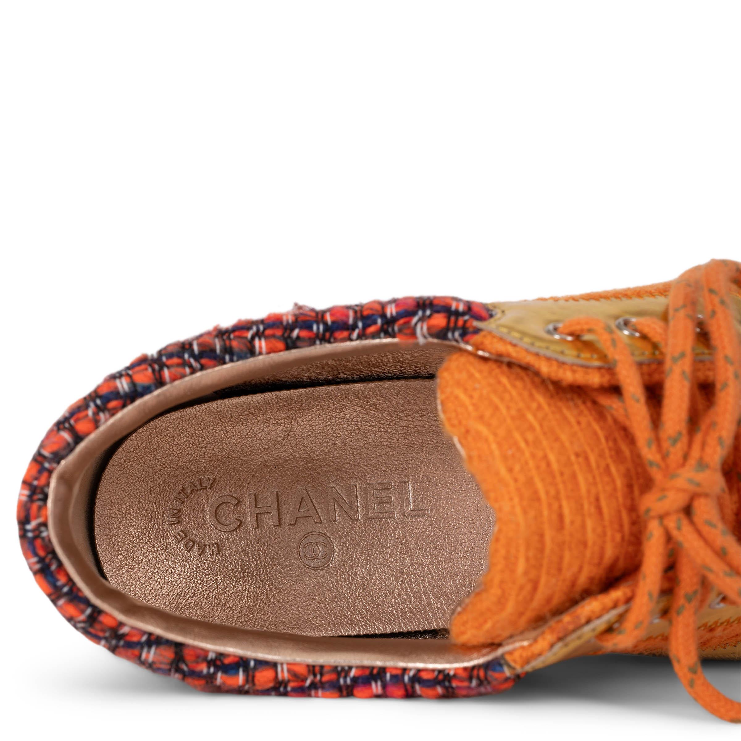 Chaussures Baskets CHANEL orange et or 14 carats SUPERMARKET TWEED 39 3