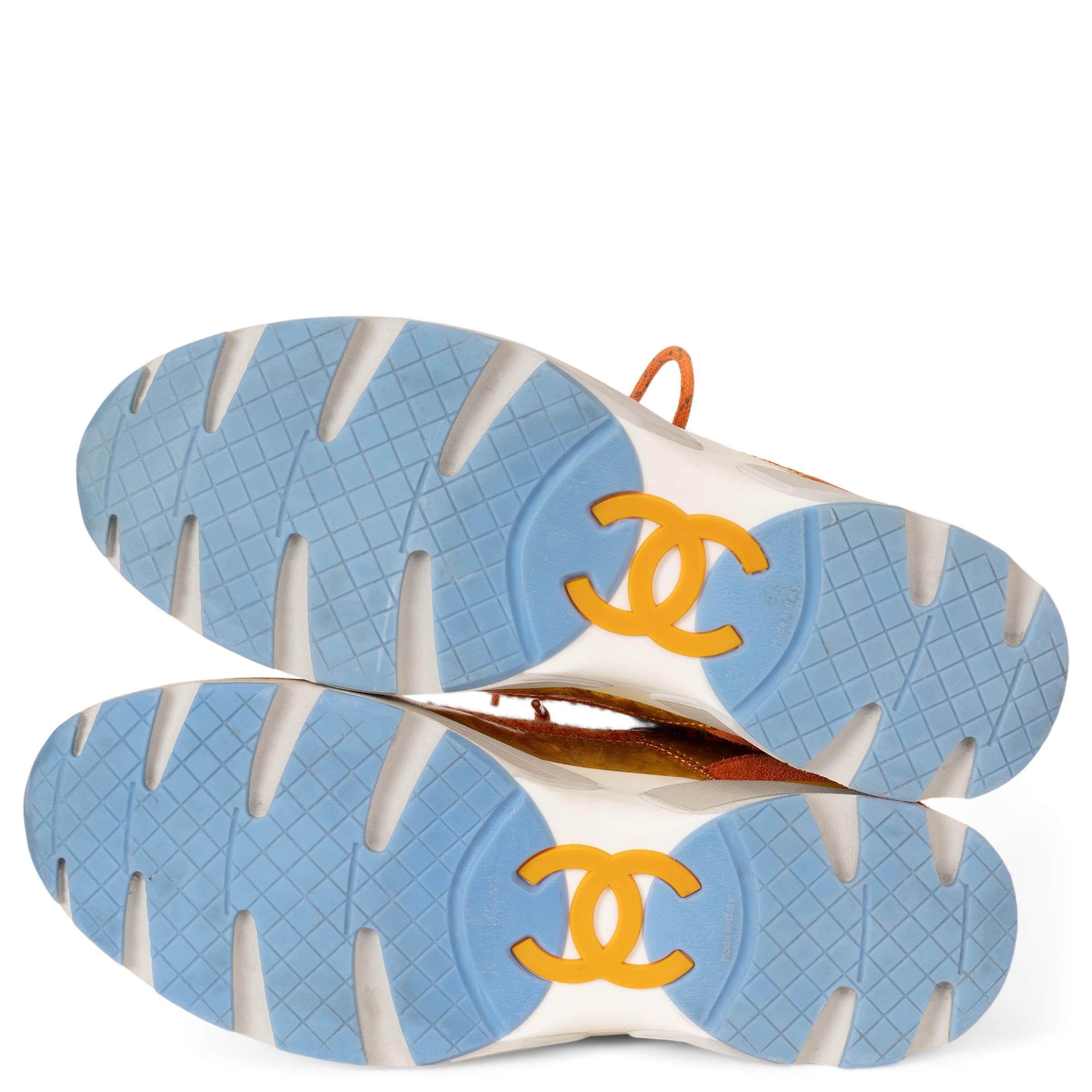 Chaussures Baskets CHANEL orange et or 14 carats SUPERMARKET TWEED 39 4