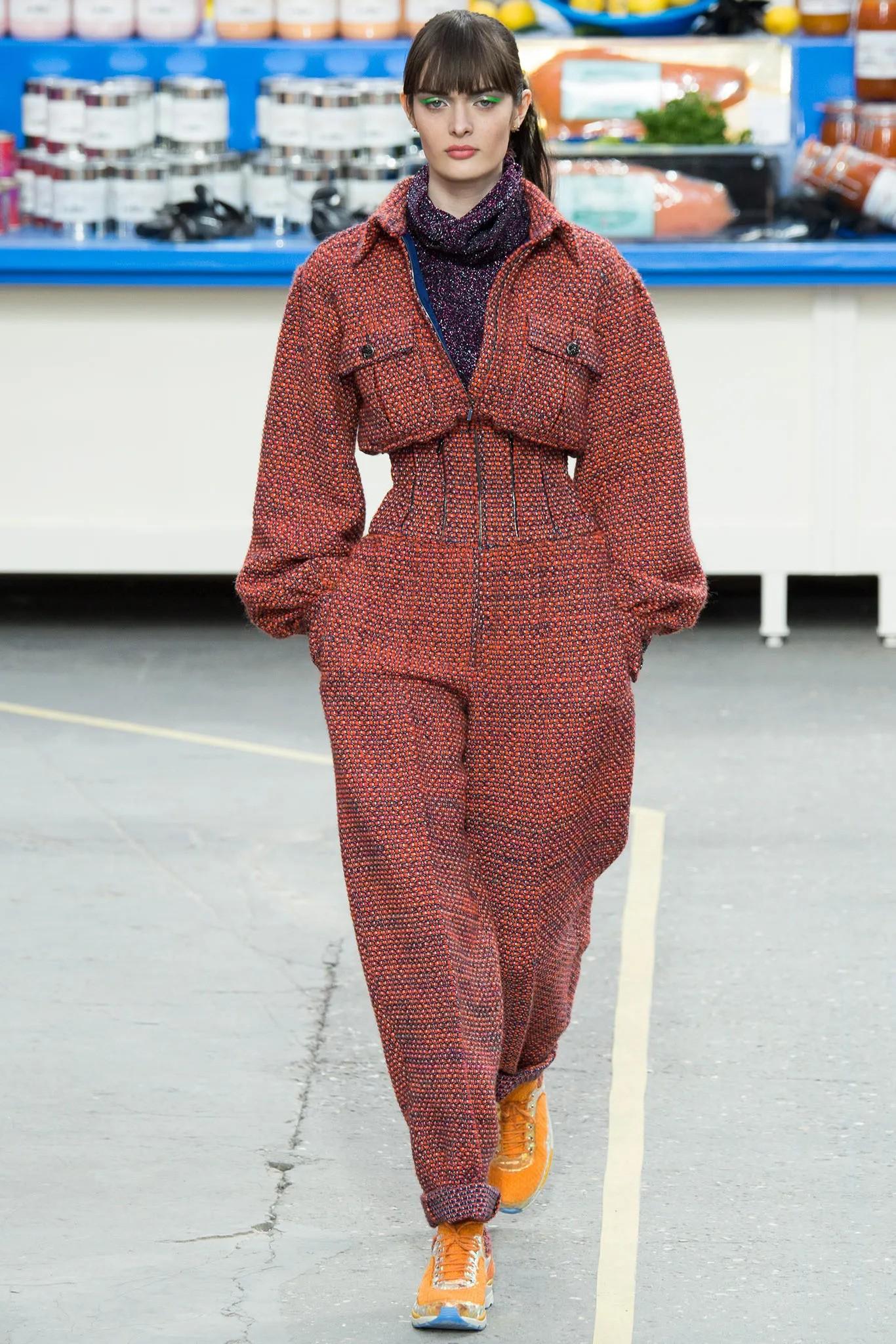 Chaussures Baskets CHANEL orange et or 14 carats SUPERMARKET TWEED 39 5