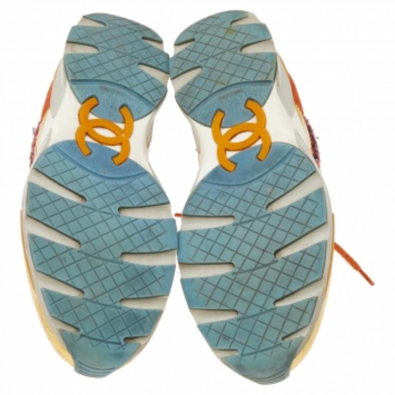 Chanel Orange/Gold Tweed And Suede CC Low Top Sneakers Size 38 In Good Condition In Dubai, Al Qouz 2