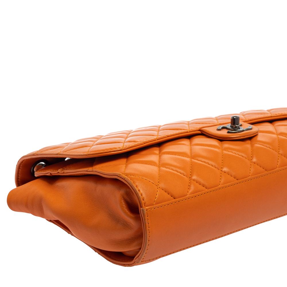 Chanel Orange Leder Lebensmittelgeschäft von Chanel Kordelzug Klappe Tasche 8