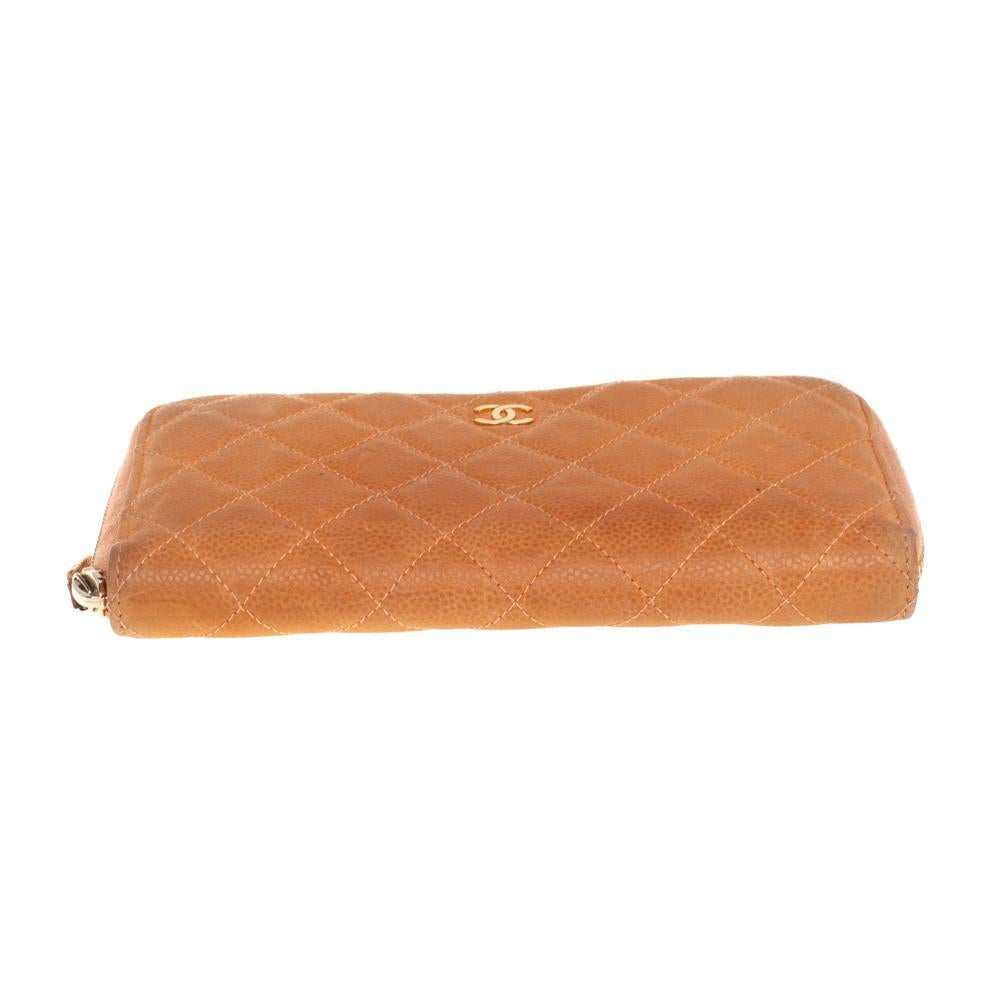 Chanel Orange gesteppte Kaviar Wildleder CC Brieftasche mit Reißverschluss im Angebot 1
