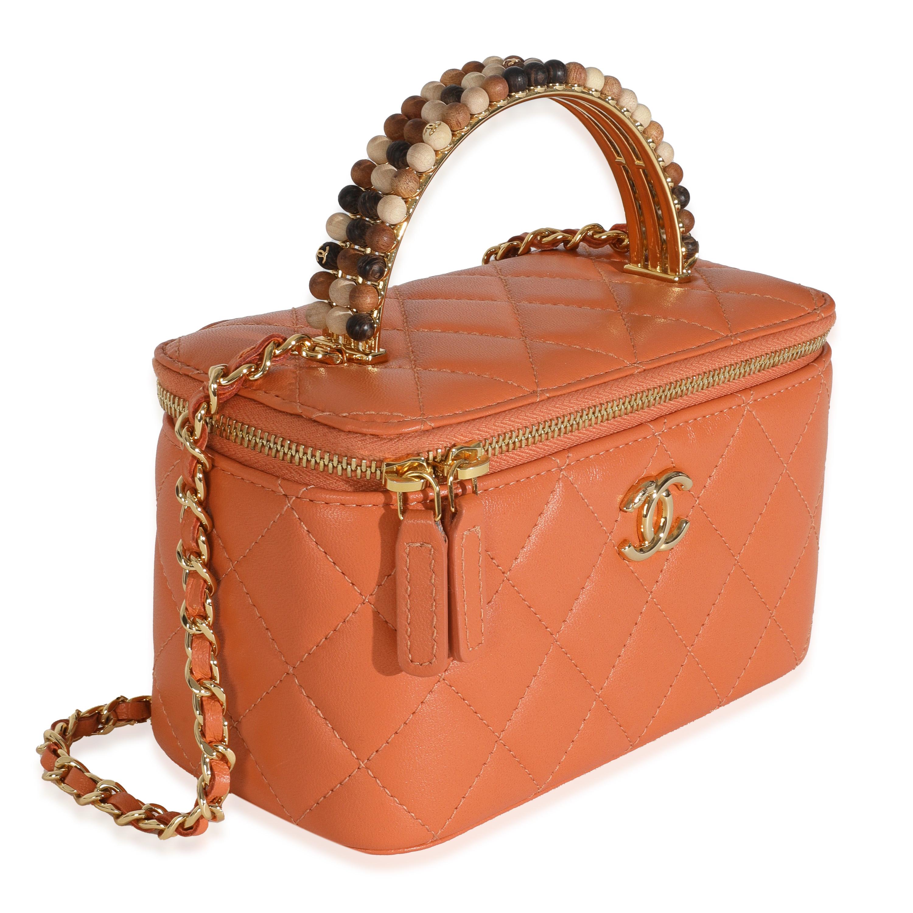 Orange Chanel - Petit vanity case avec chaîne en cuir d'agneau matelassé et perles, orange