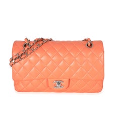 Chanel Orangefarbene Medium Classic Double Flap Tasche aus gestepptem Lammfell