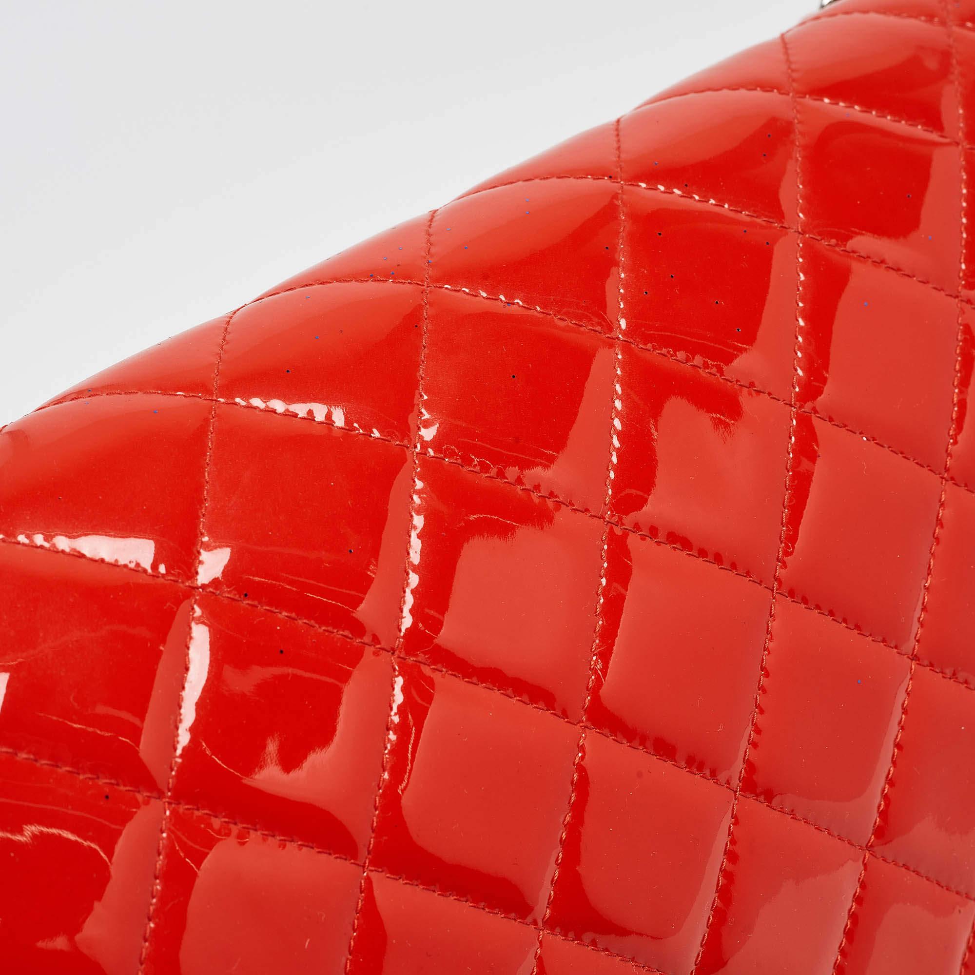 Chanel Orange Quilted Patent Leather Maxi Classic Double Flap Bag For Sale 1