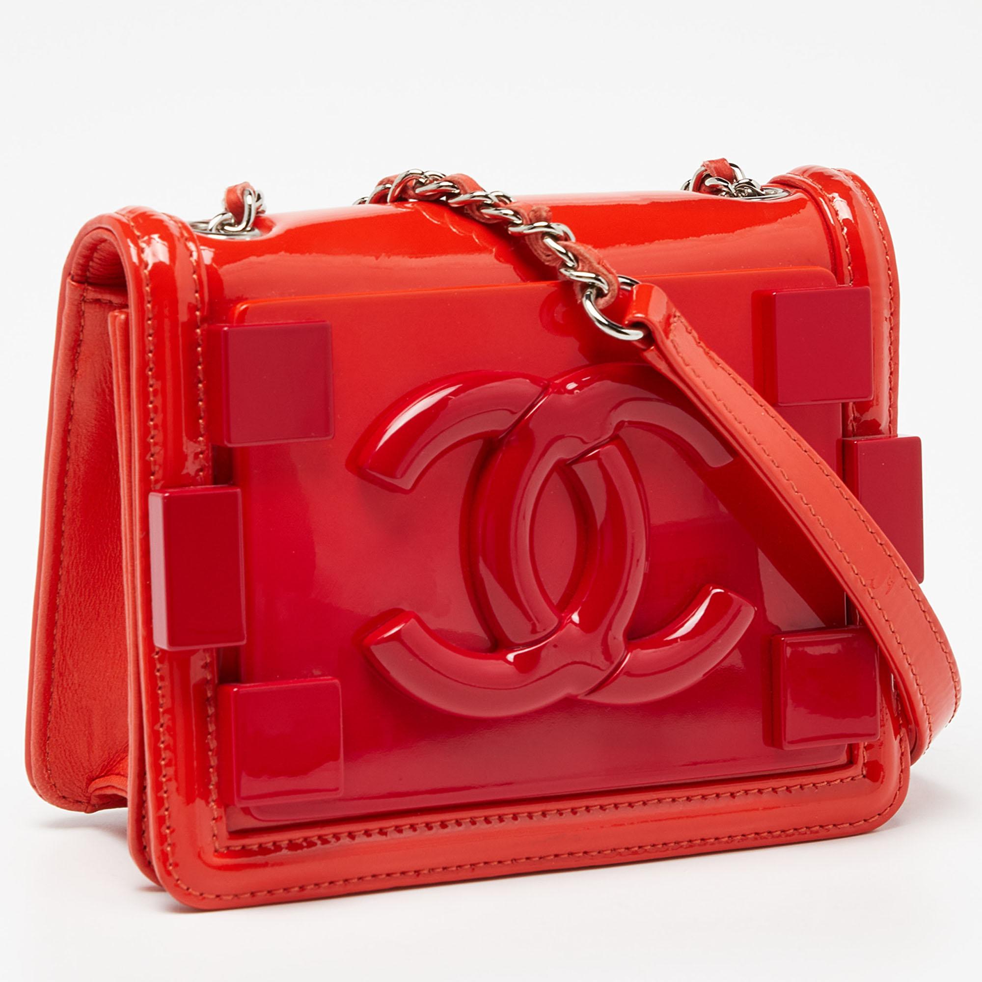 Chanel Orange/Red Plexiglass Boy Brick Bag In Good Condition For Sale In Dubai, Al Qouz 2