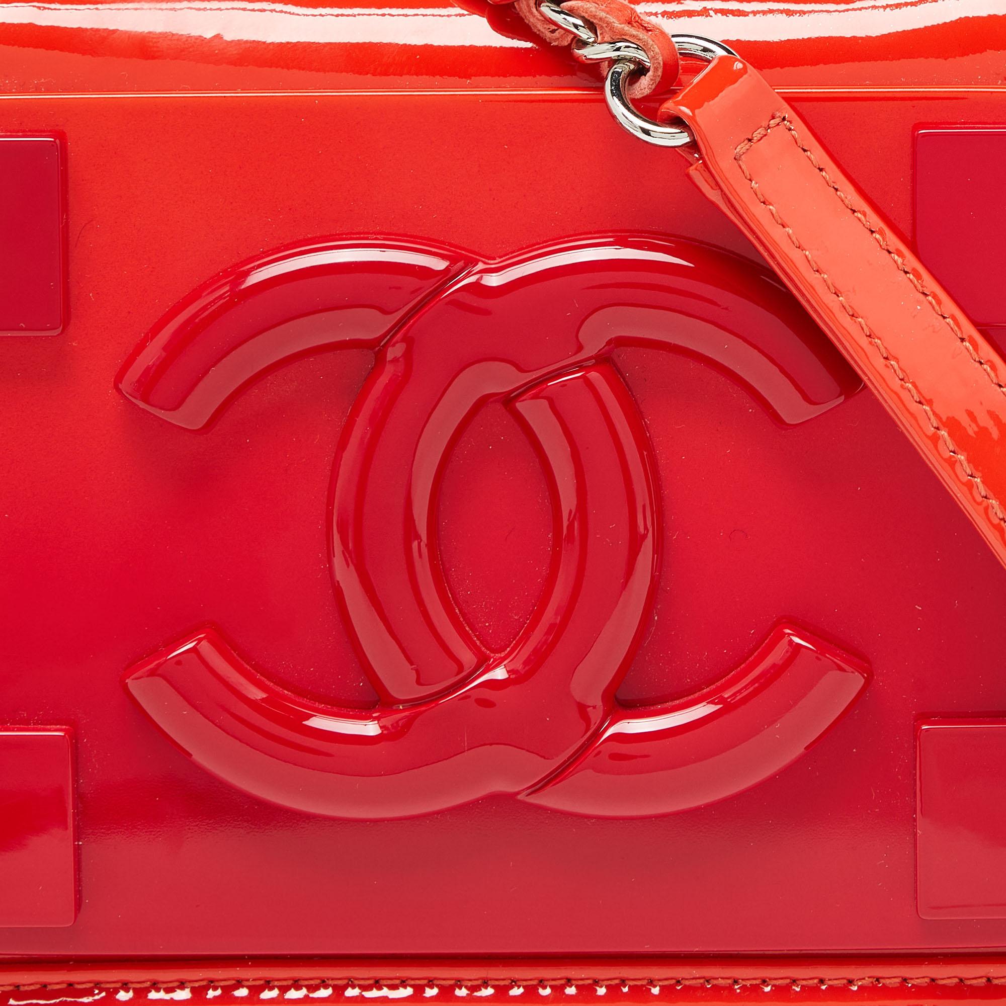Chanel Orange/Rote Boy Brick Tasche aus Plexiglas Damen im Angebot
