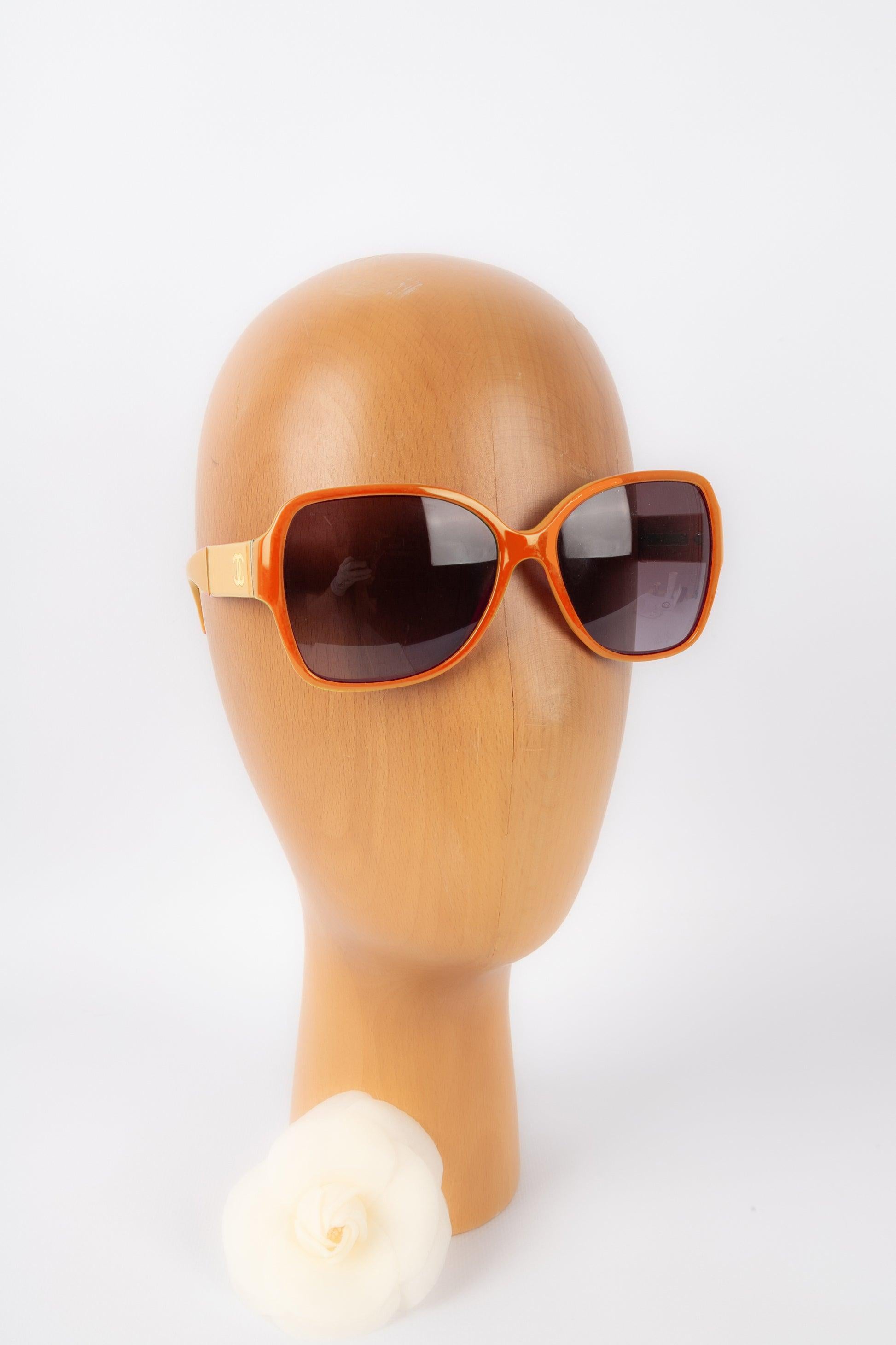 Chanel Orange Sunglasses with CC Logos For Sale 4