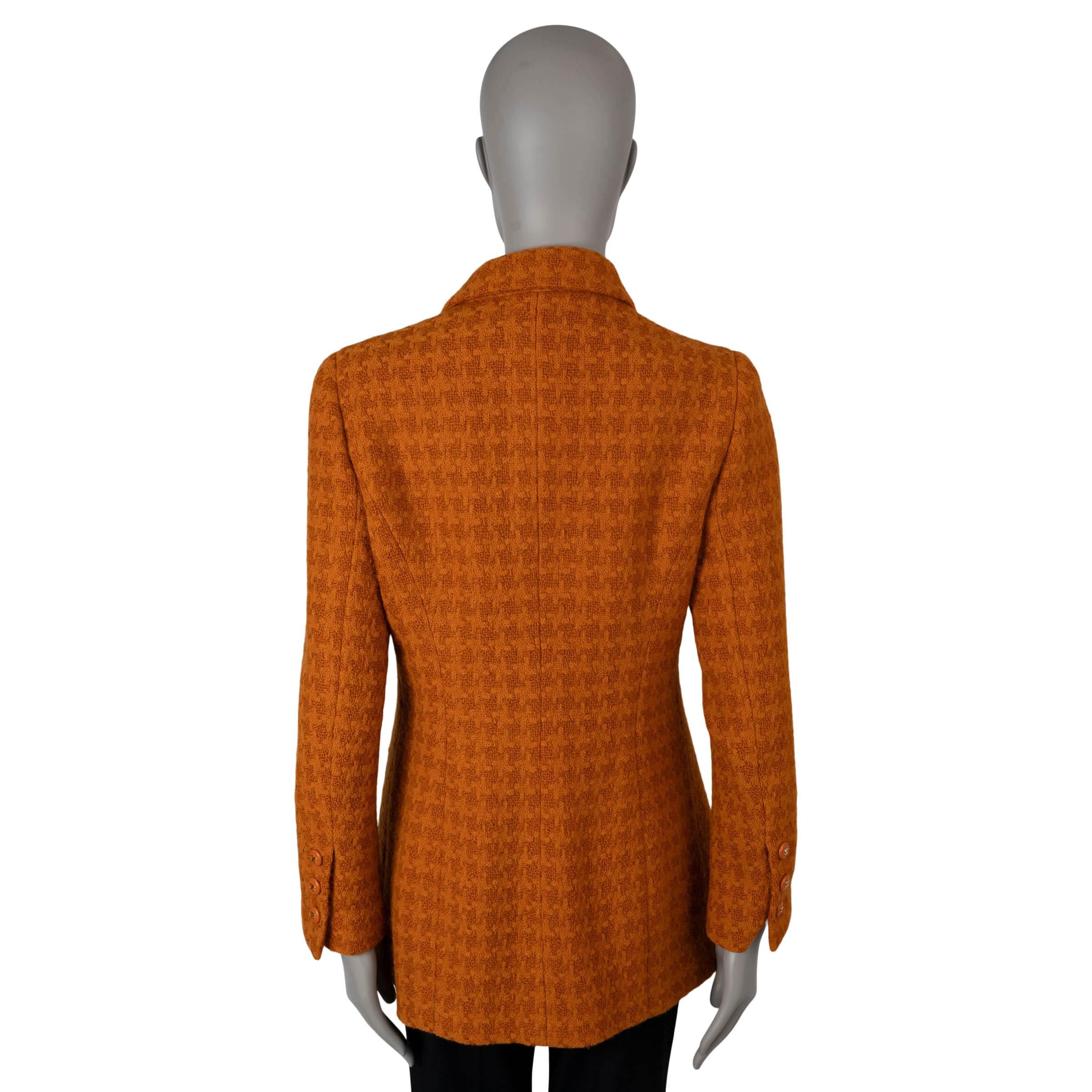 CHANEL orangefarbene Wolle 1995 95A HOUNDSTOOTH TWEED Jacke 44 L (Orange) im Angebot