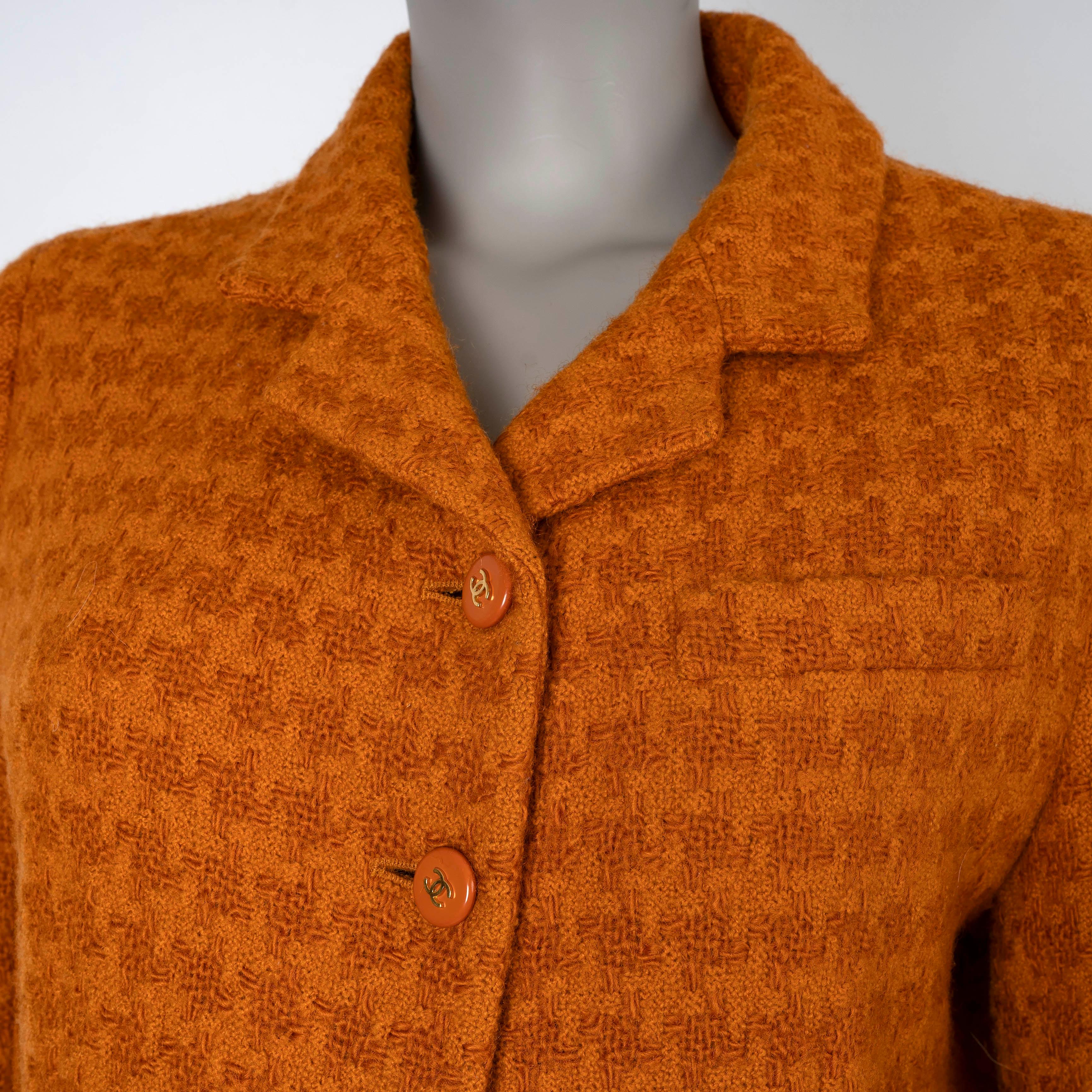 CHANEL orangefarbene Wolle 1995 95A HOUNDSTOOTH TWEED Jacke 44 L im Angebot 1