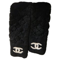 Chanel orilag white CC logo scarf