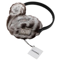 Paraorecchie in pelliccia Chanel Orylag