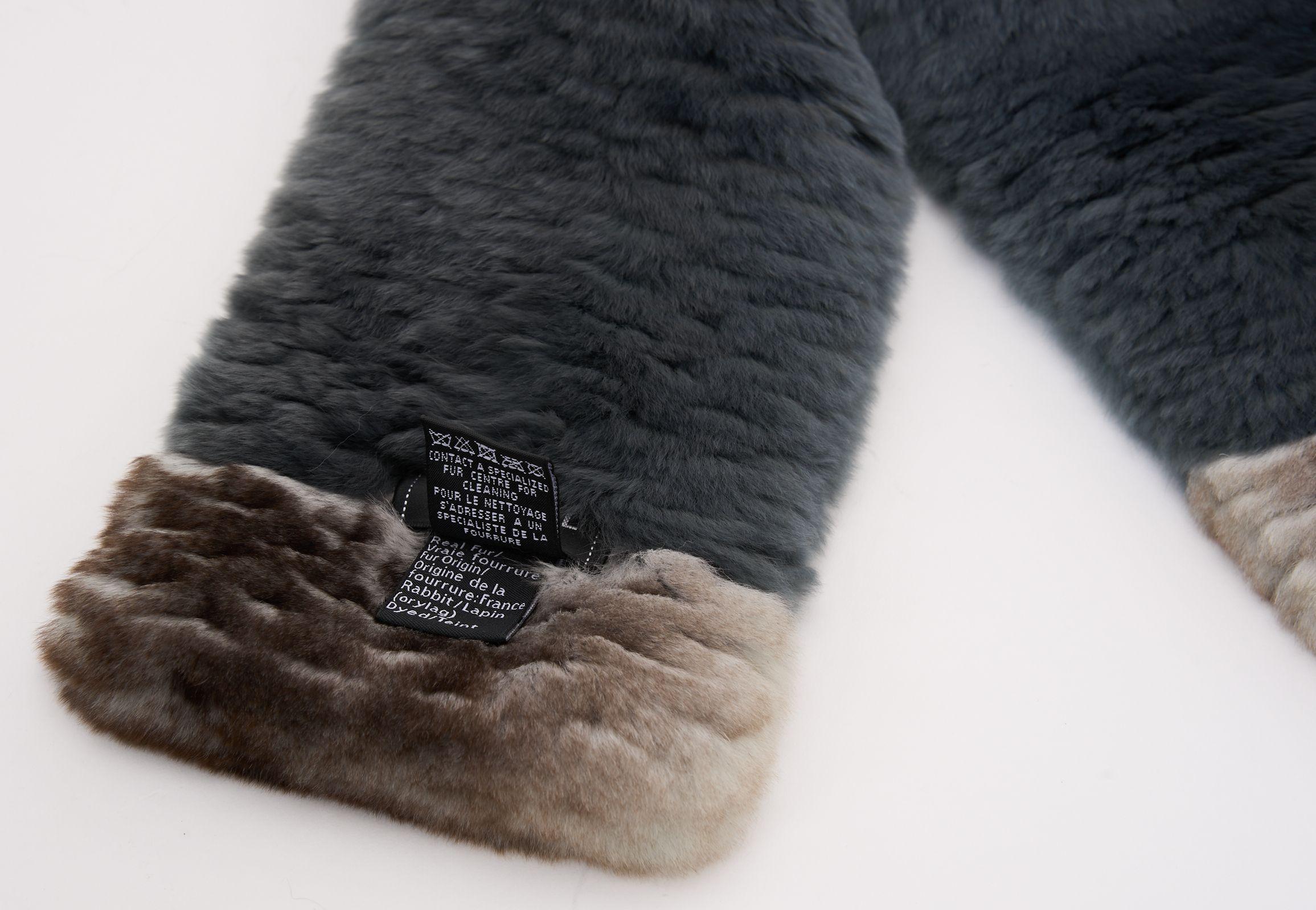 Chanel Orylag Fur Two-Tone Logo Scarf NEW in vendita 1