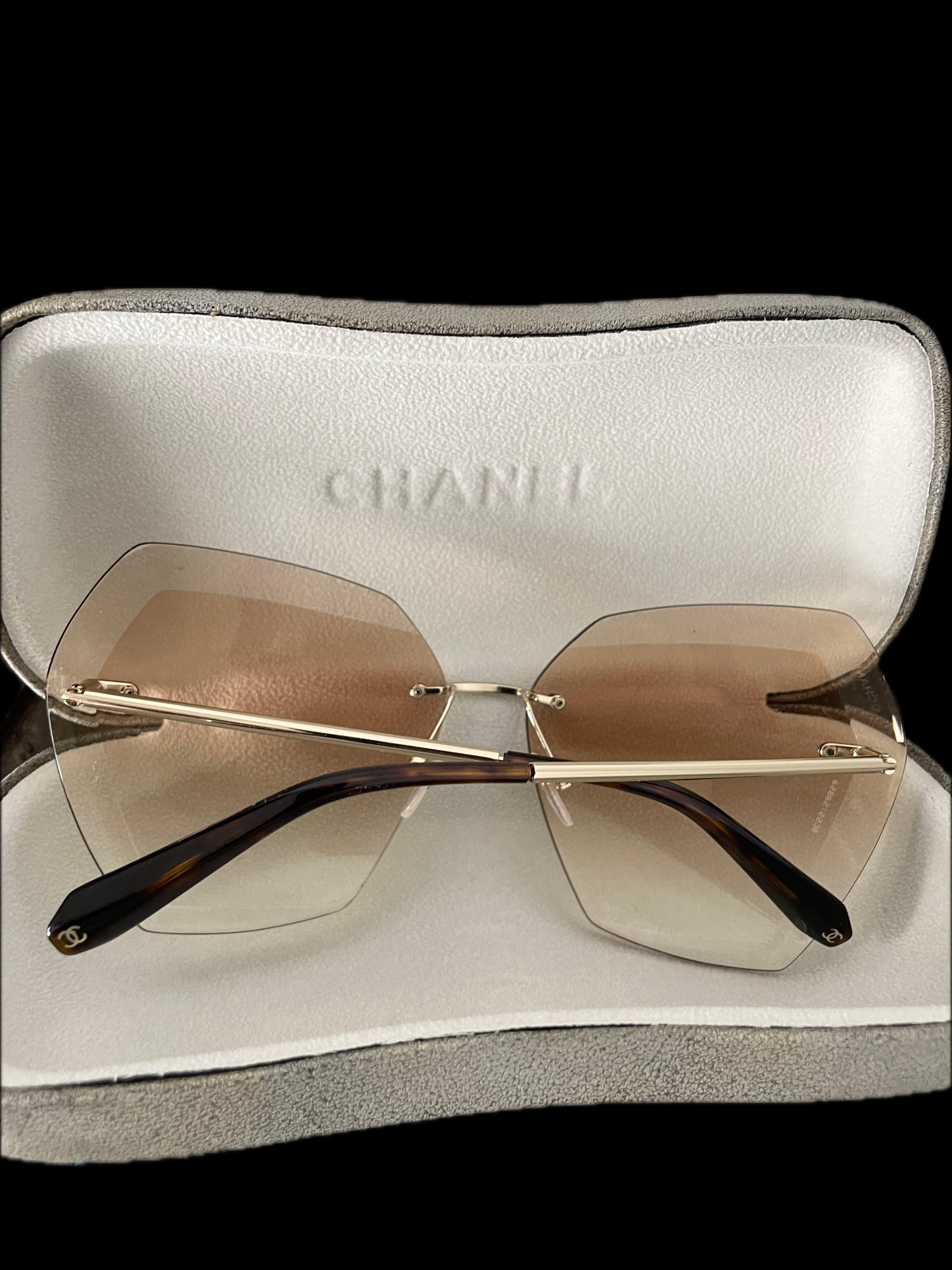 Chanel over size Sunglass For Sale 1
