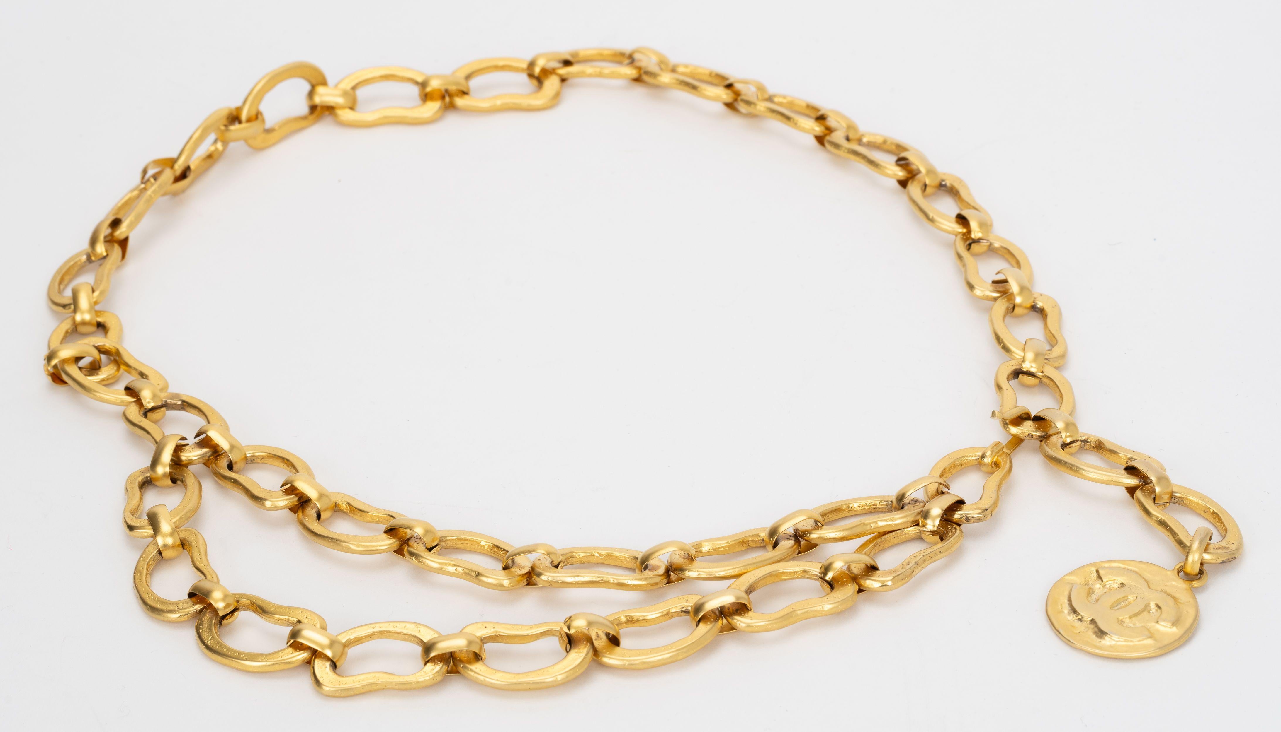 Chanel Oversize 93 Satin Goldgürtel/Halskette aus Satin im Zustand „Hervorragend“ im Angebot in West Hollywood, CA