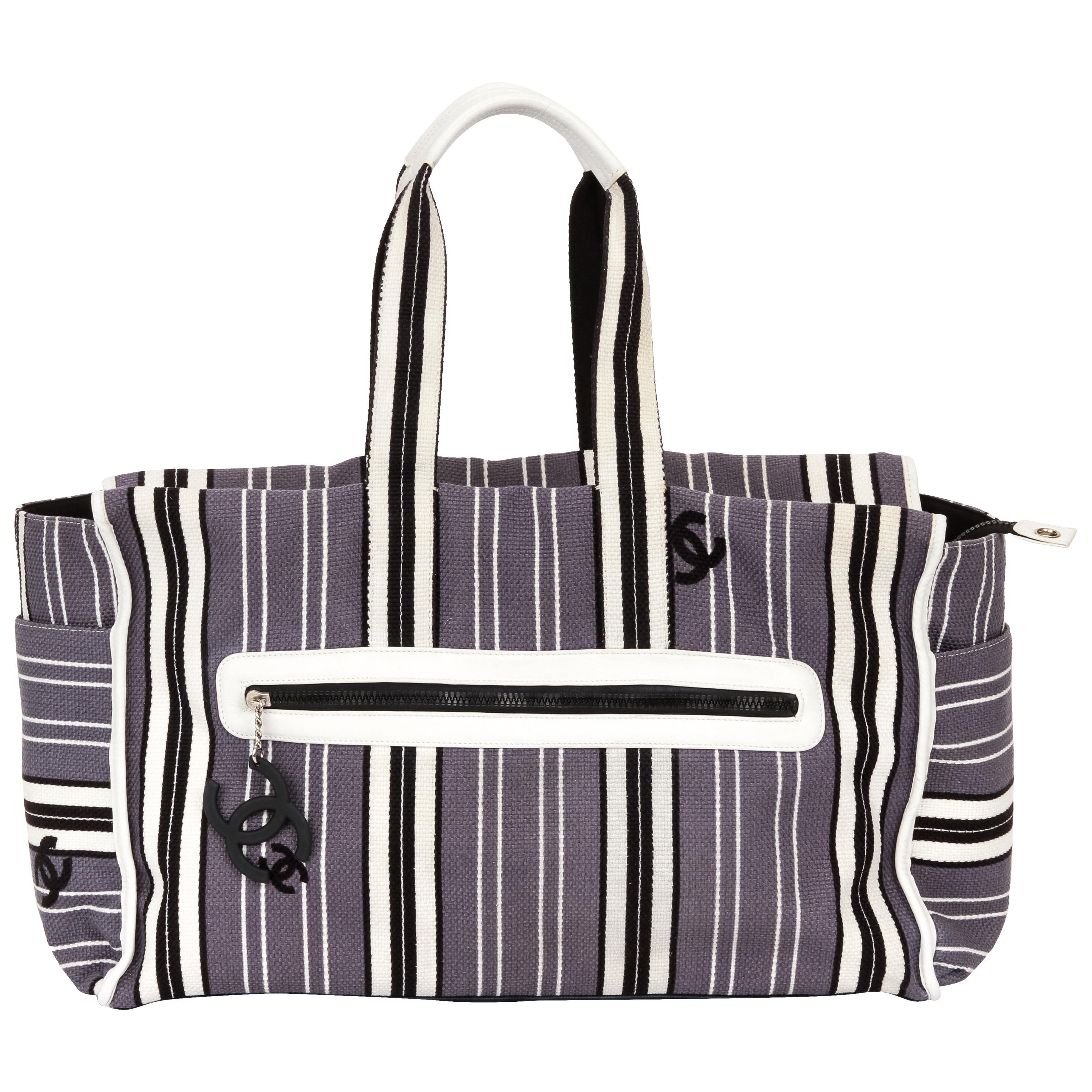 Chanel Oversize gestreifte Strandtasche
