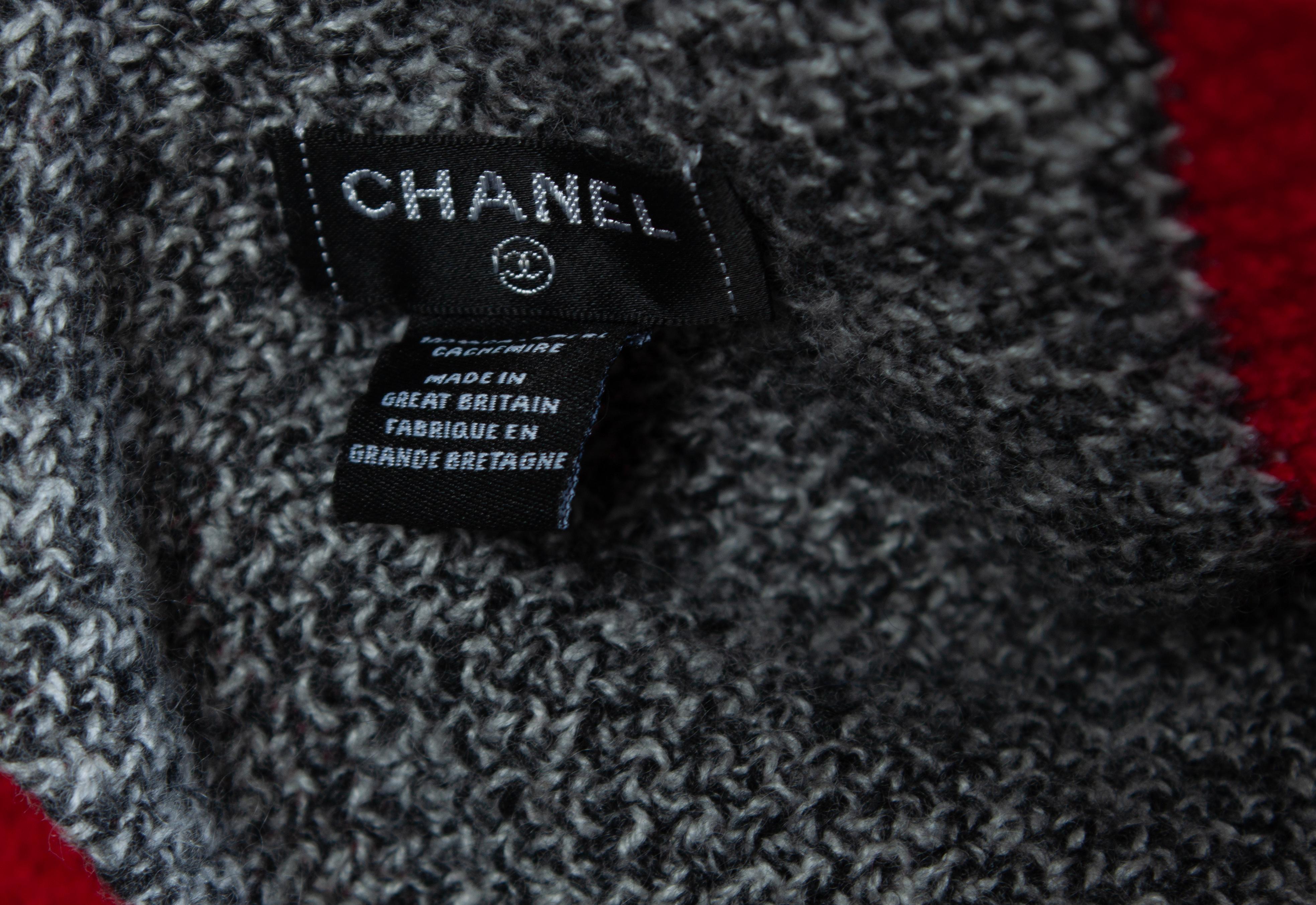 Black Chanel, Oversized cashmere scarf with cc logo For Sale
