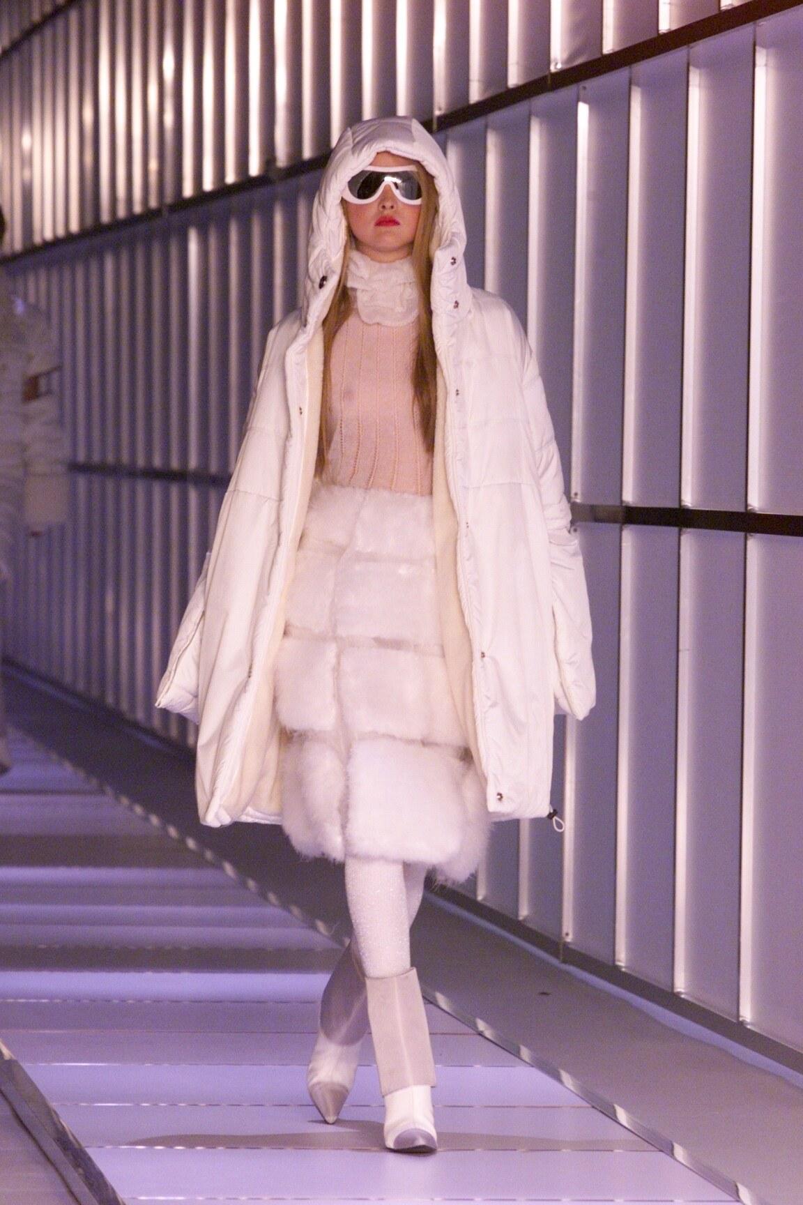 Women's or Men's Chanel Oversized Coat - white autumn collection 2000 For Sale