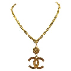 CHANEL Oversized Gold Textured CC Coin Vintage Pendant Necklace