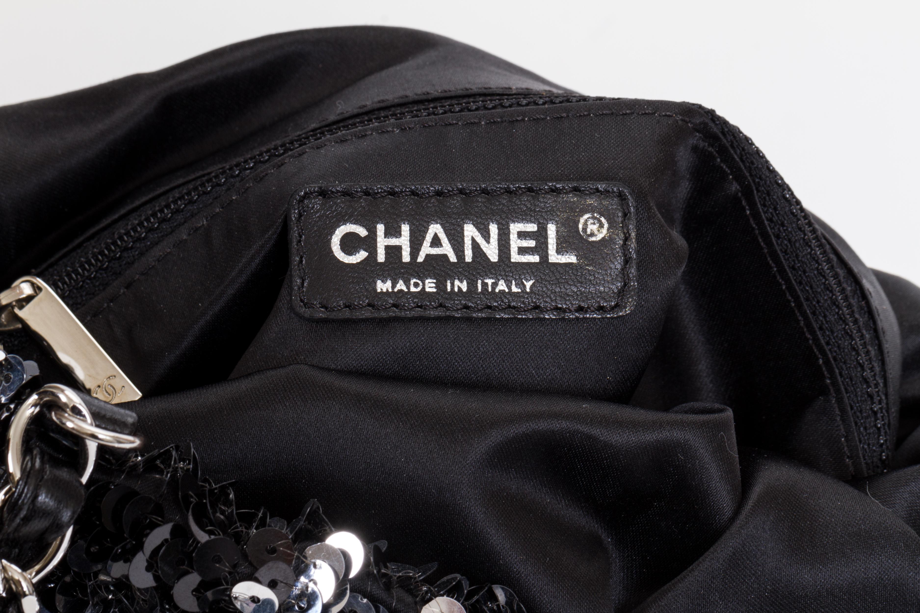 Chanel Oversized Sequins Shopper 4