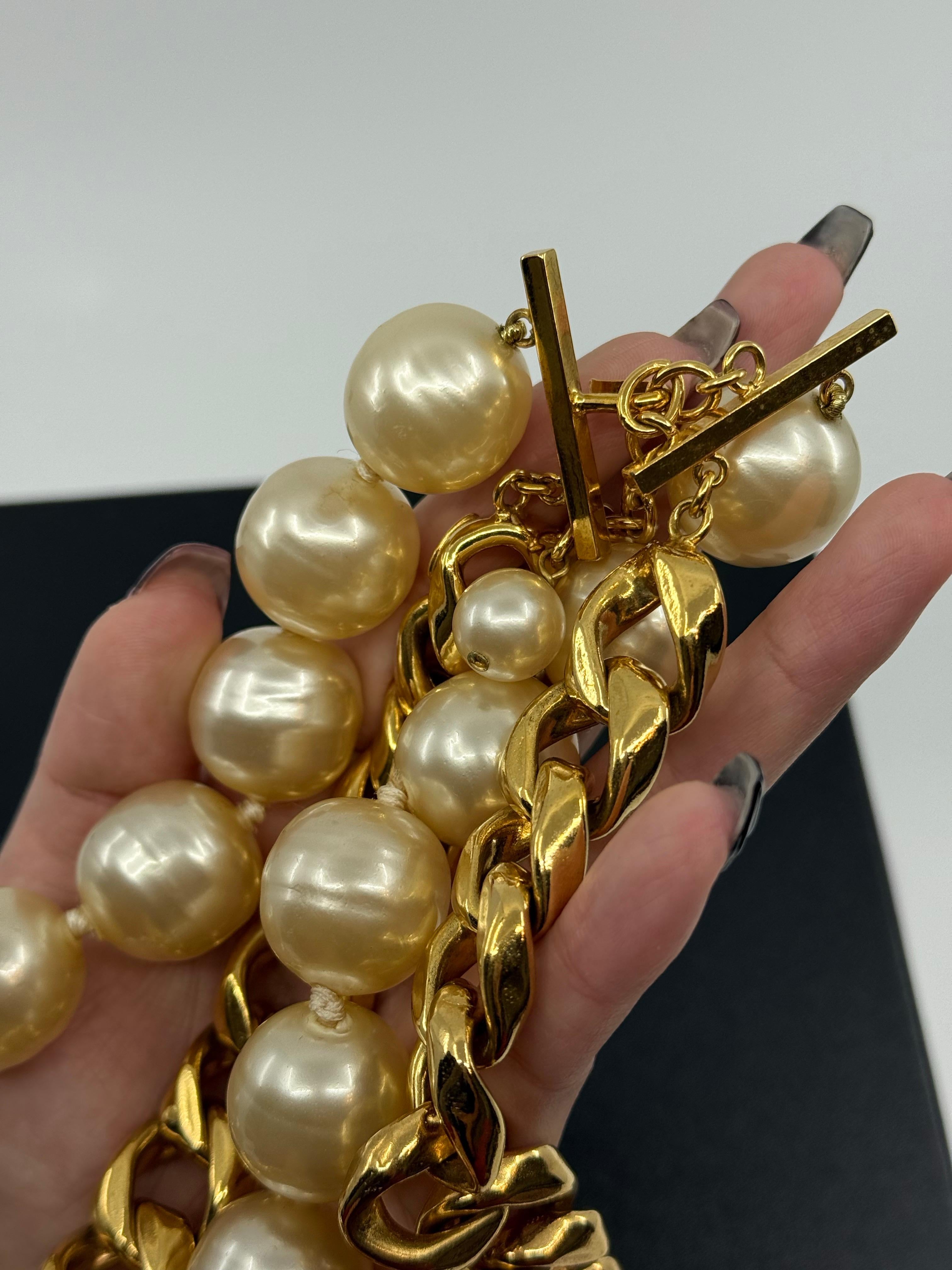 Chanel - Collier vintage surdimensionné avec fausse perle et chaîne à maillons dorés en vente 5
