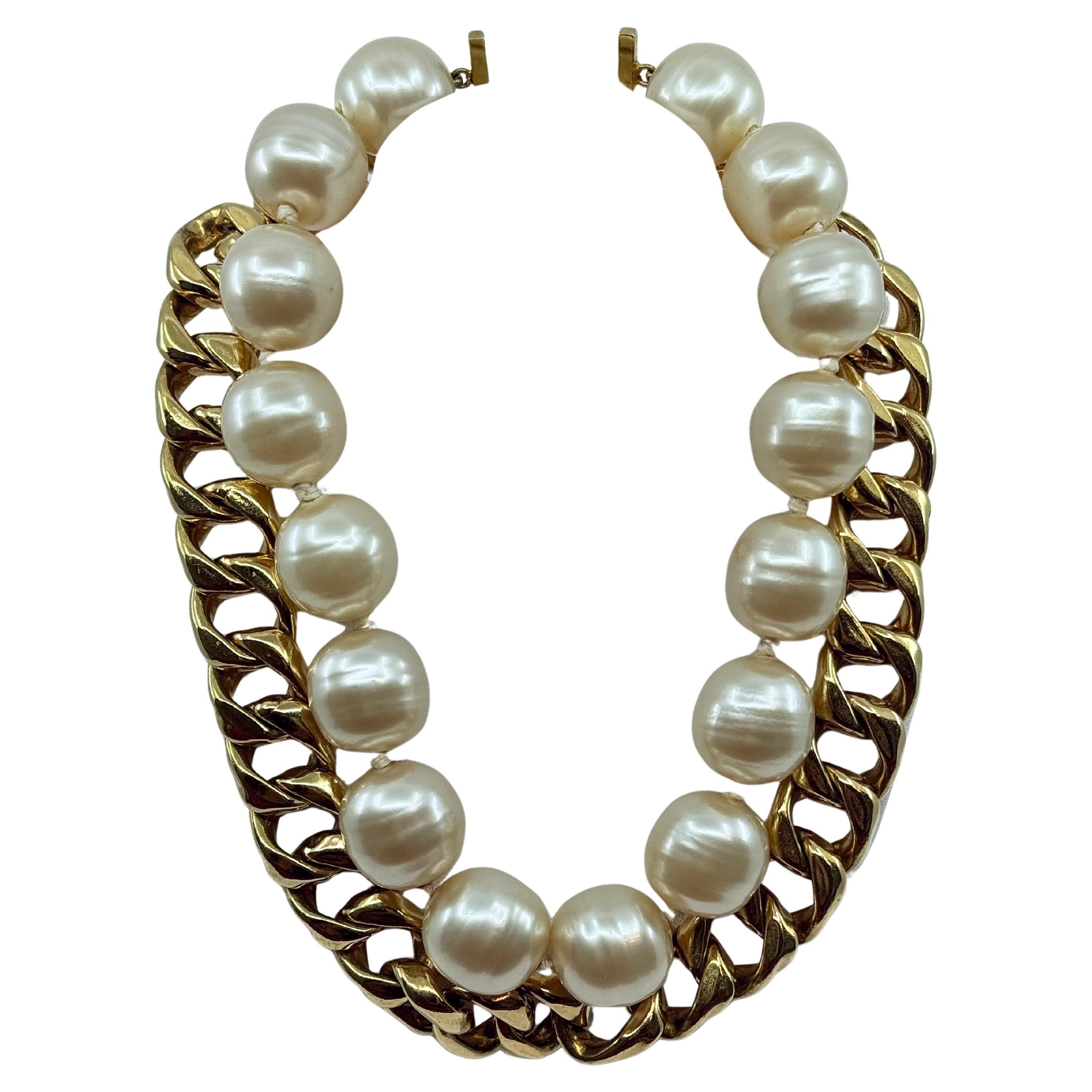 Chanel - Collier vintage surdimensionné avec fausse perle et chaîne à maillons dorés en vente
