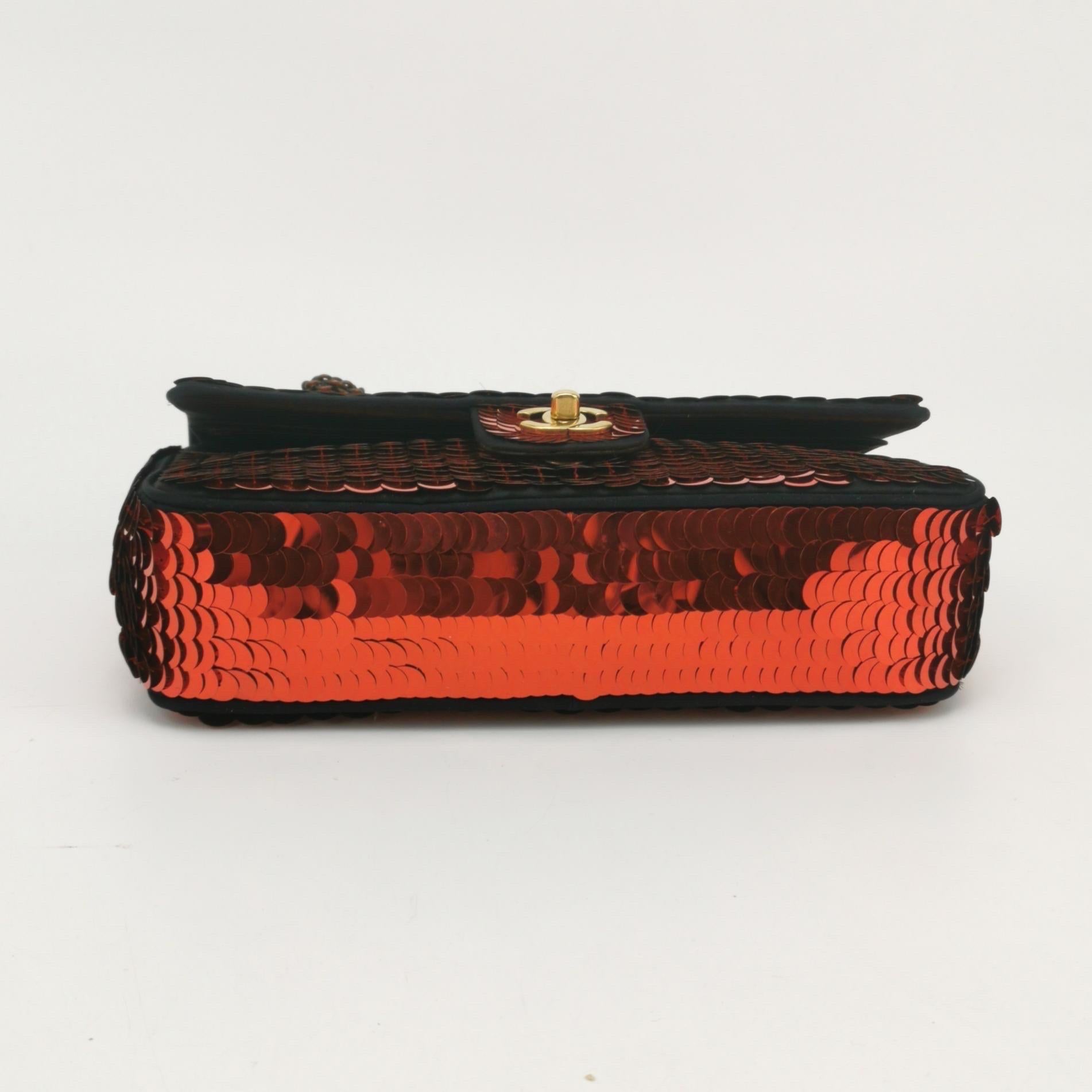 Chanel Paillette Flap Bag Medium Red Glitter Sequins Gold Chain Strap For Sale 2