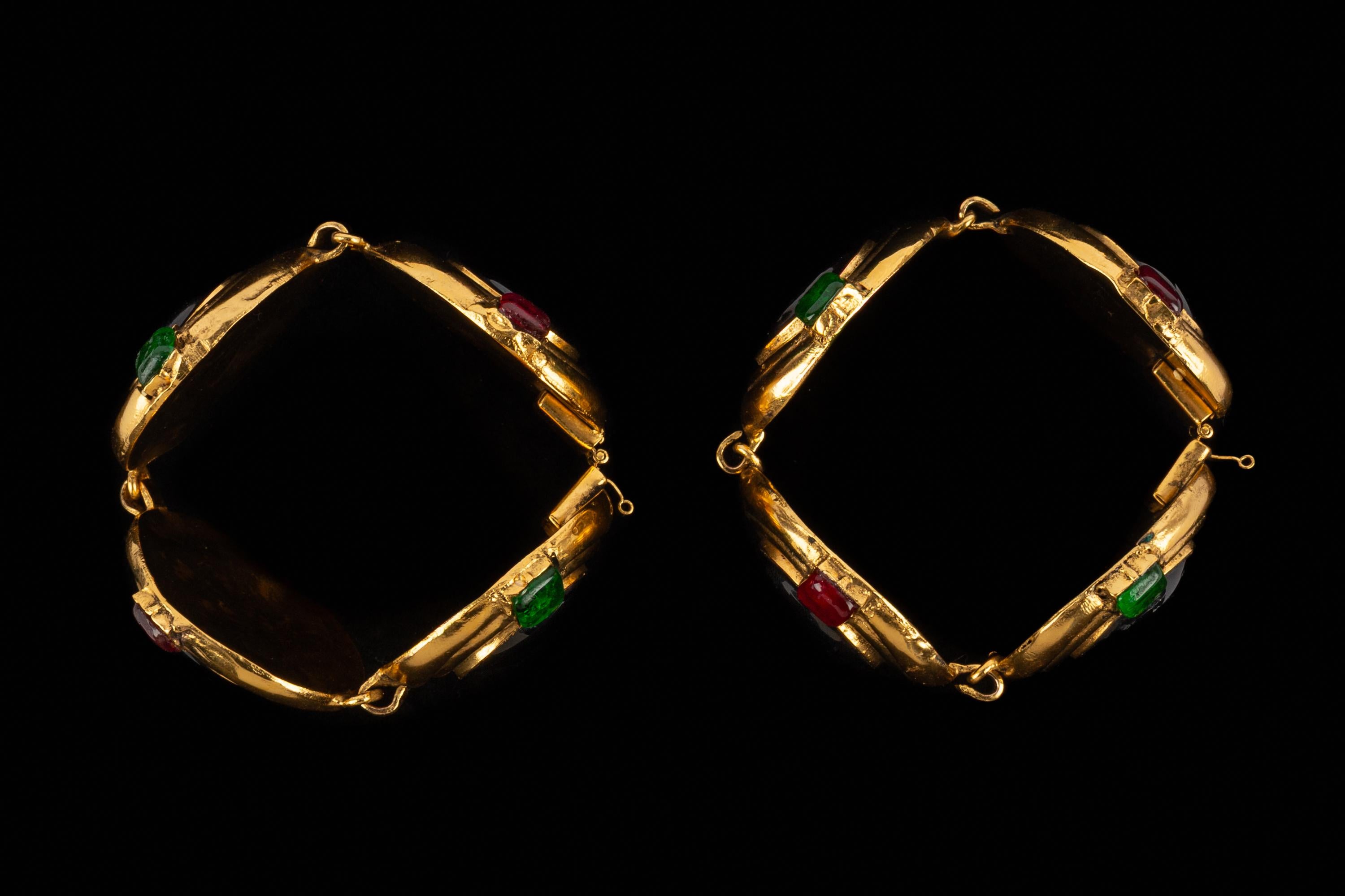 Paire de bracelets Chanel en vente 1