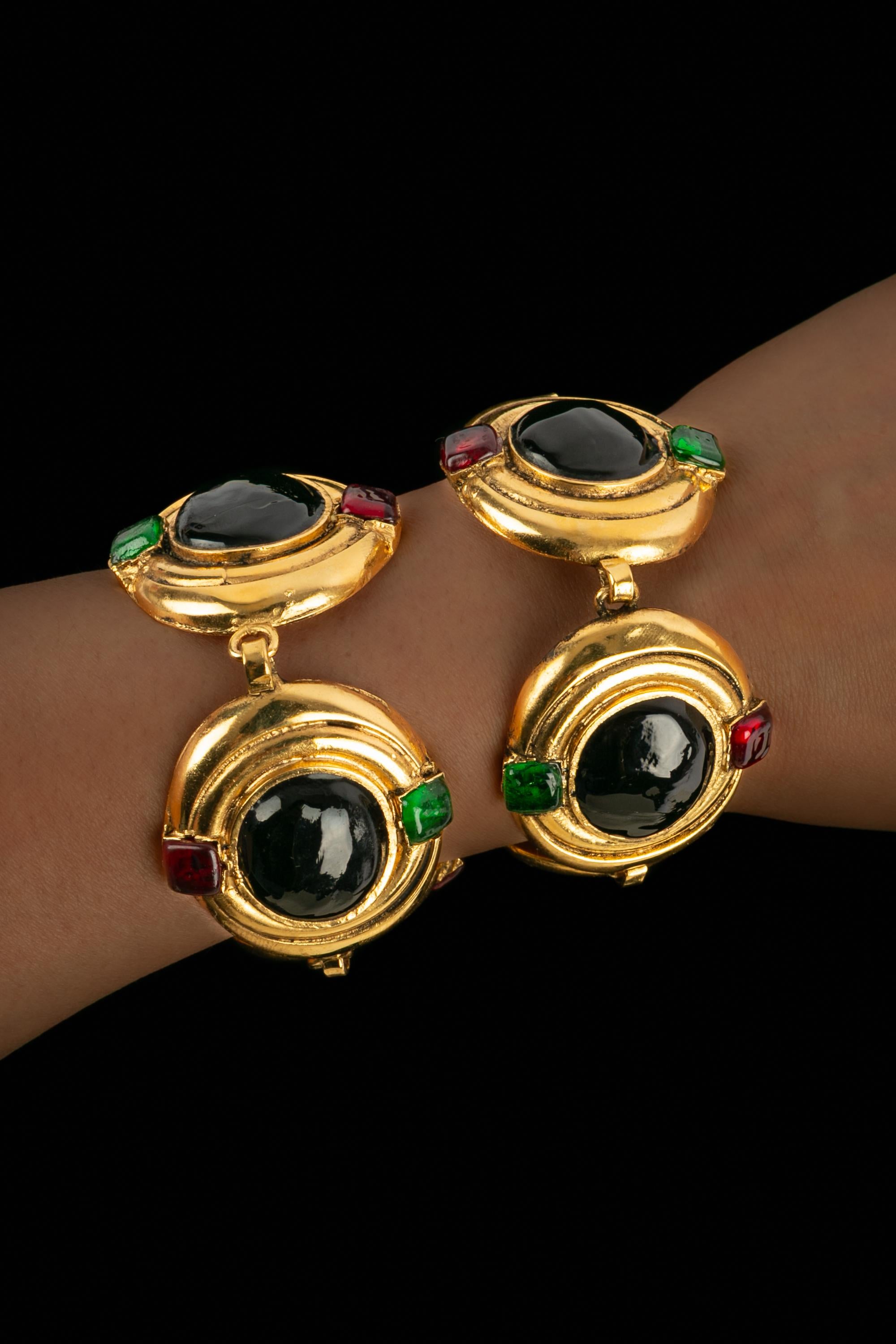 Paire de bracelets Chanel en vente 5