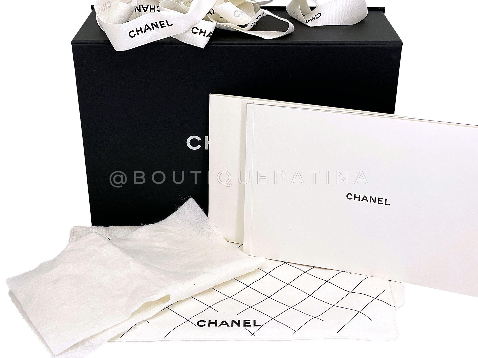 Chanel Caviar or pâle Petit sac classique à double rabat GHW 68745 en vente 8