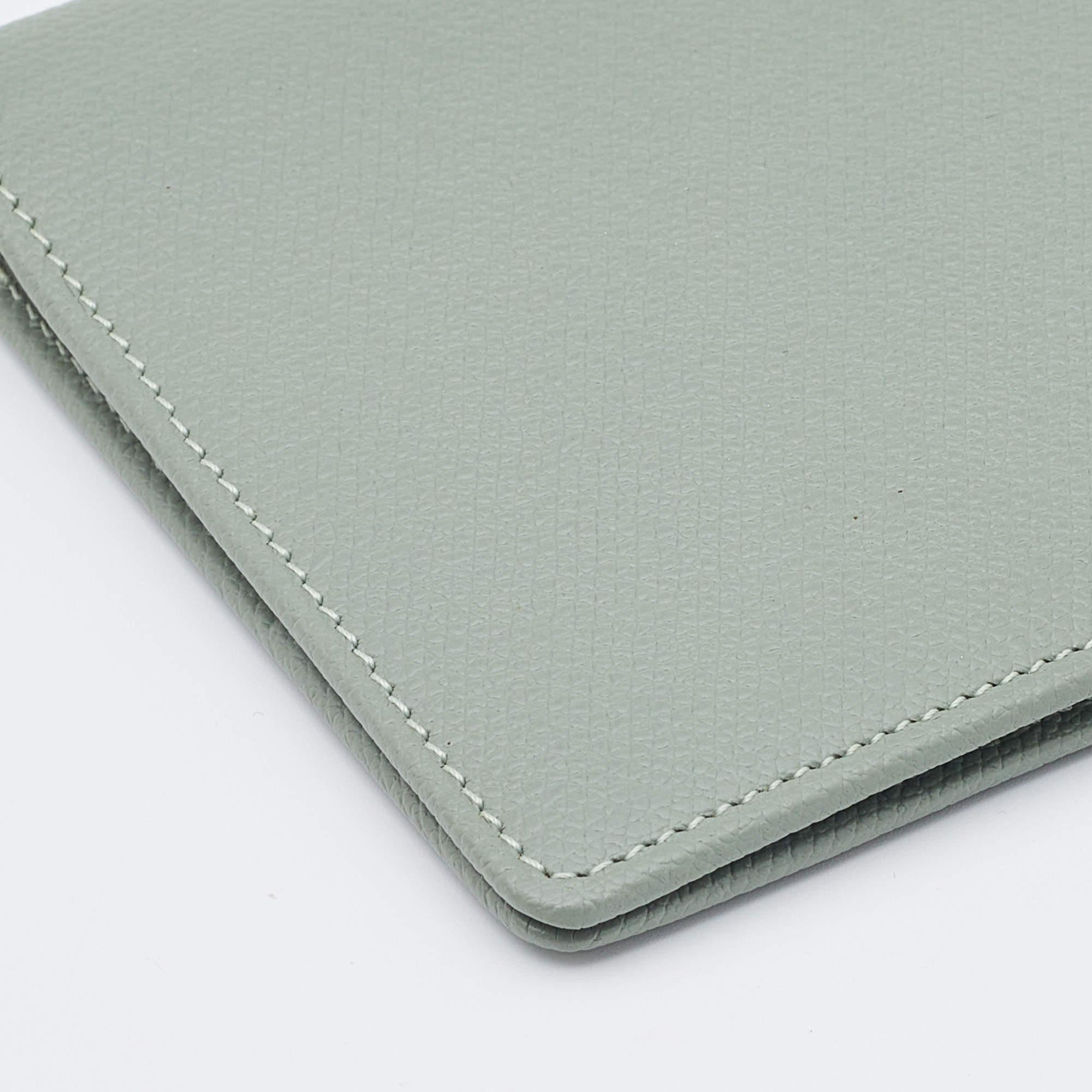 chanel.passport holder