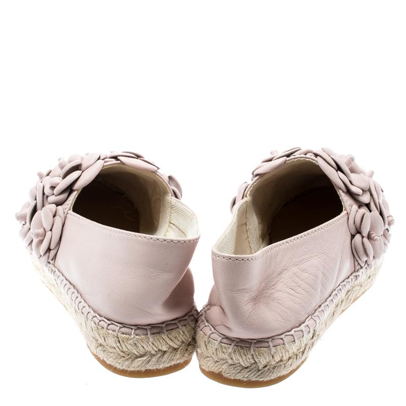 Women's Chanel Pale Pink Leather CC Camellia Espadrilles Size 39