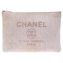 Chanel Blassrosa Raffia Große Deauville Clutch