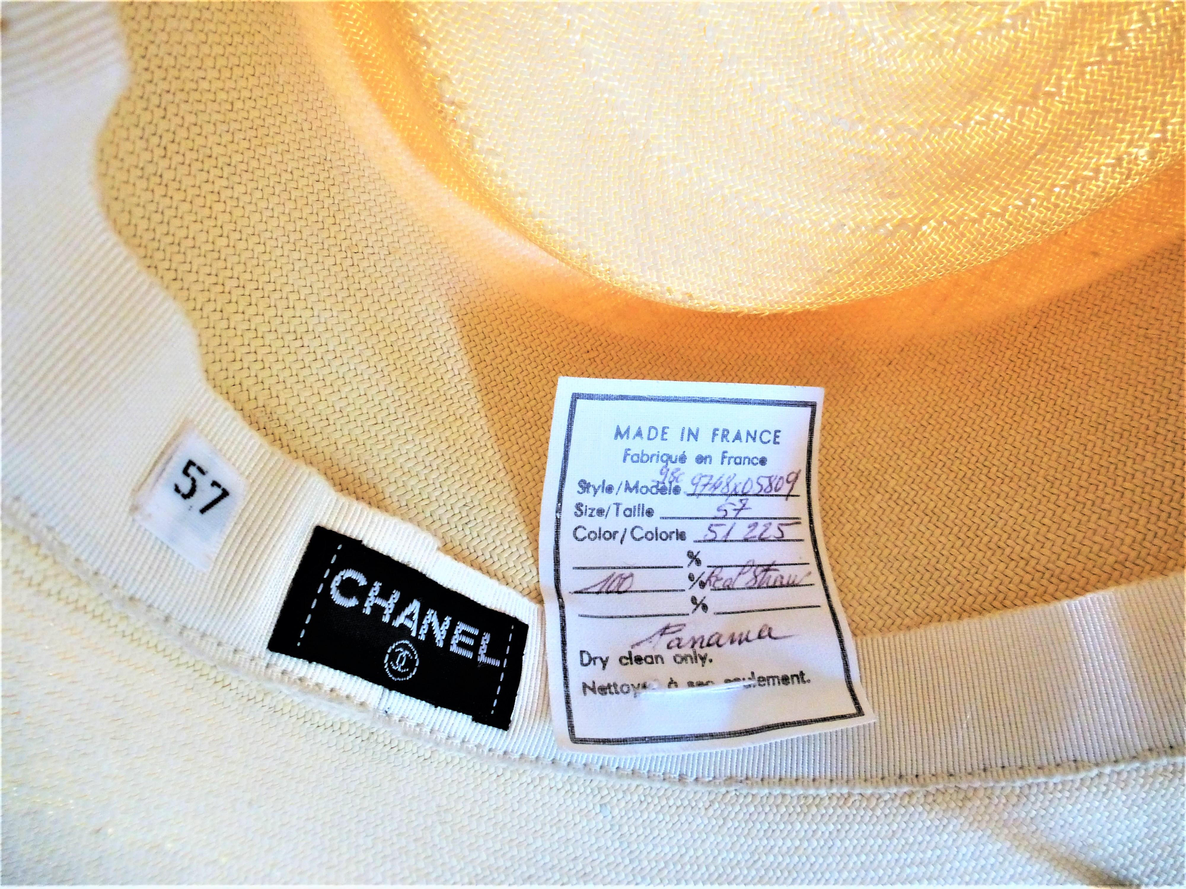 CHANEL PANAMA STRAWHAT size 57 signed 1994 In Excellent Condition For Sale In Stuttgart, DE