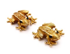 Chanel Paris 1970 Rare Vintage Suite of Frogs Brooches 18Kt Gold with Black Jade