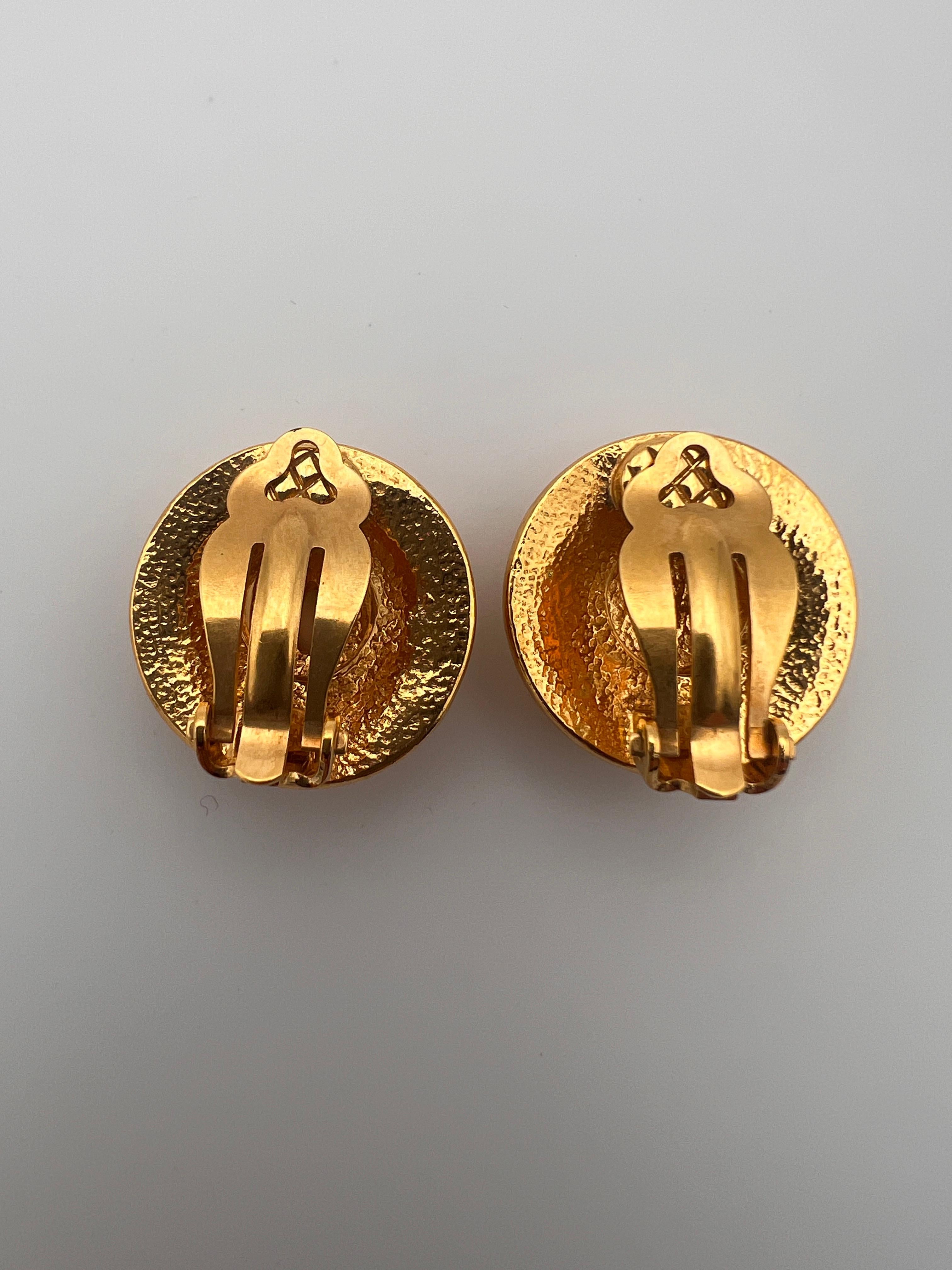 Women's Chanel Paris 1997 pair of earring CC For Sale