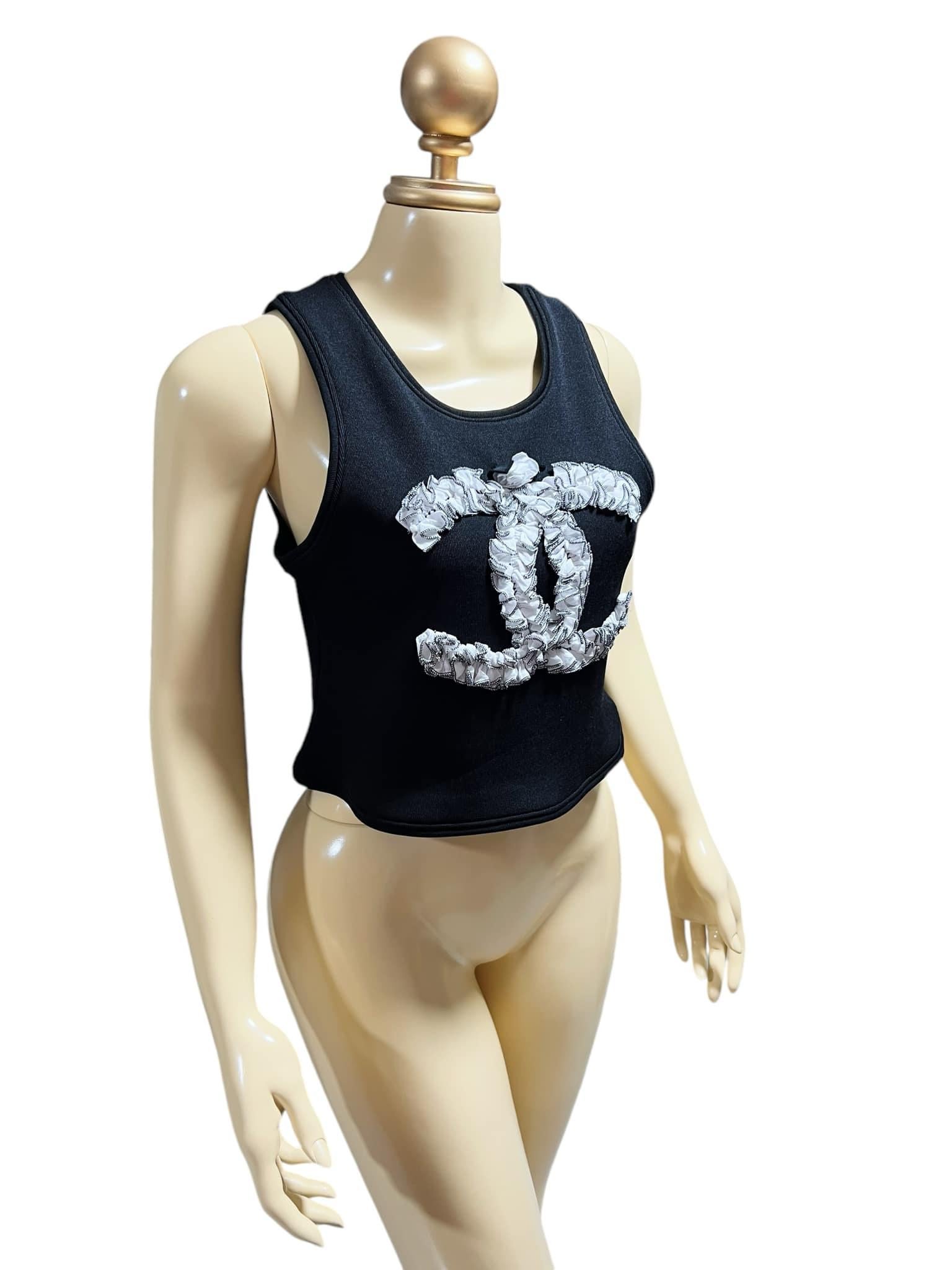 CHANEL Paris-31 Rue Cambon Crop Top in Black For Sale 2