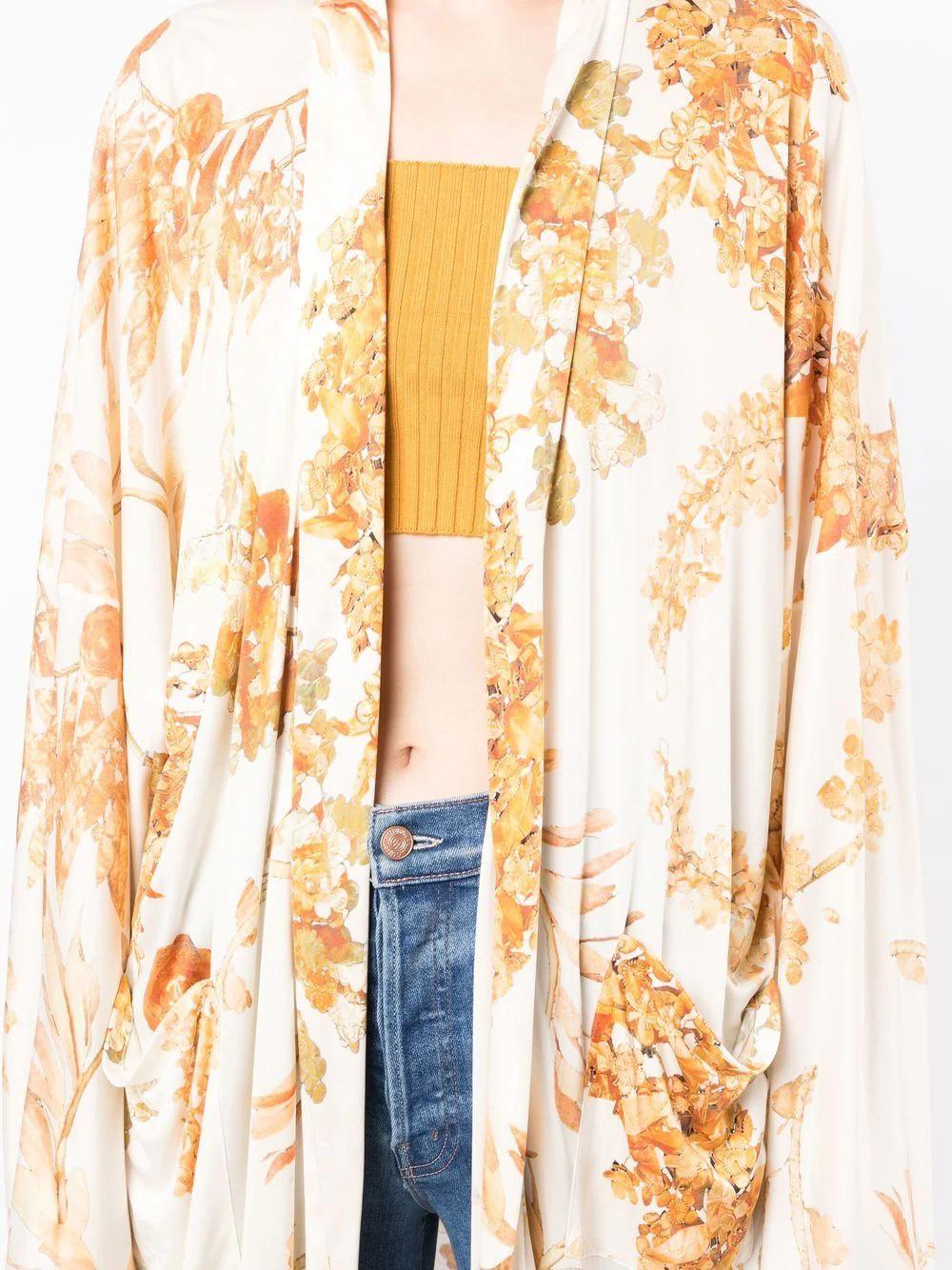 Chanel Paris-Athens Kimonojacke aus Seide mit Barockmuster im Zustand „Hervorragend“ im Angebot in London, GB