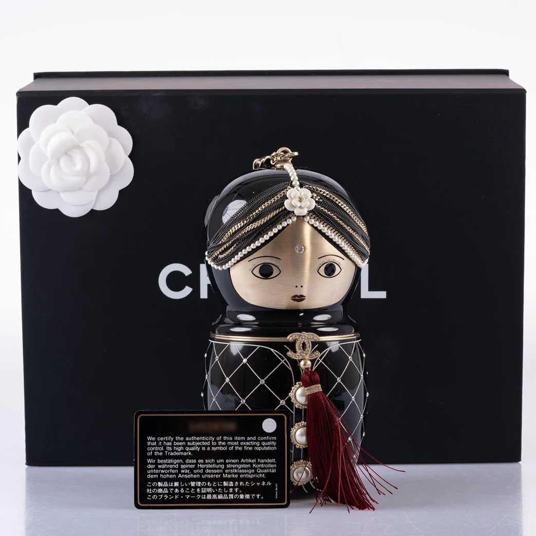 Chanel Paris-Bombay Black Lucite Métiers d’Art Matryoshka Runway Bag, 2012 In Excellent Condition For Sale In NYC Tri-State/Miami, NY