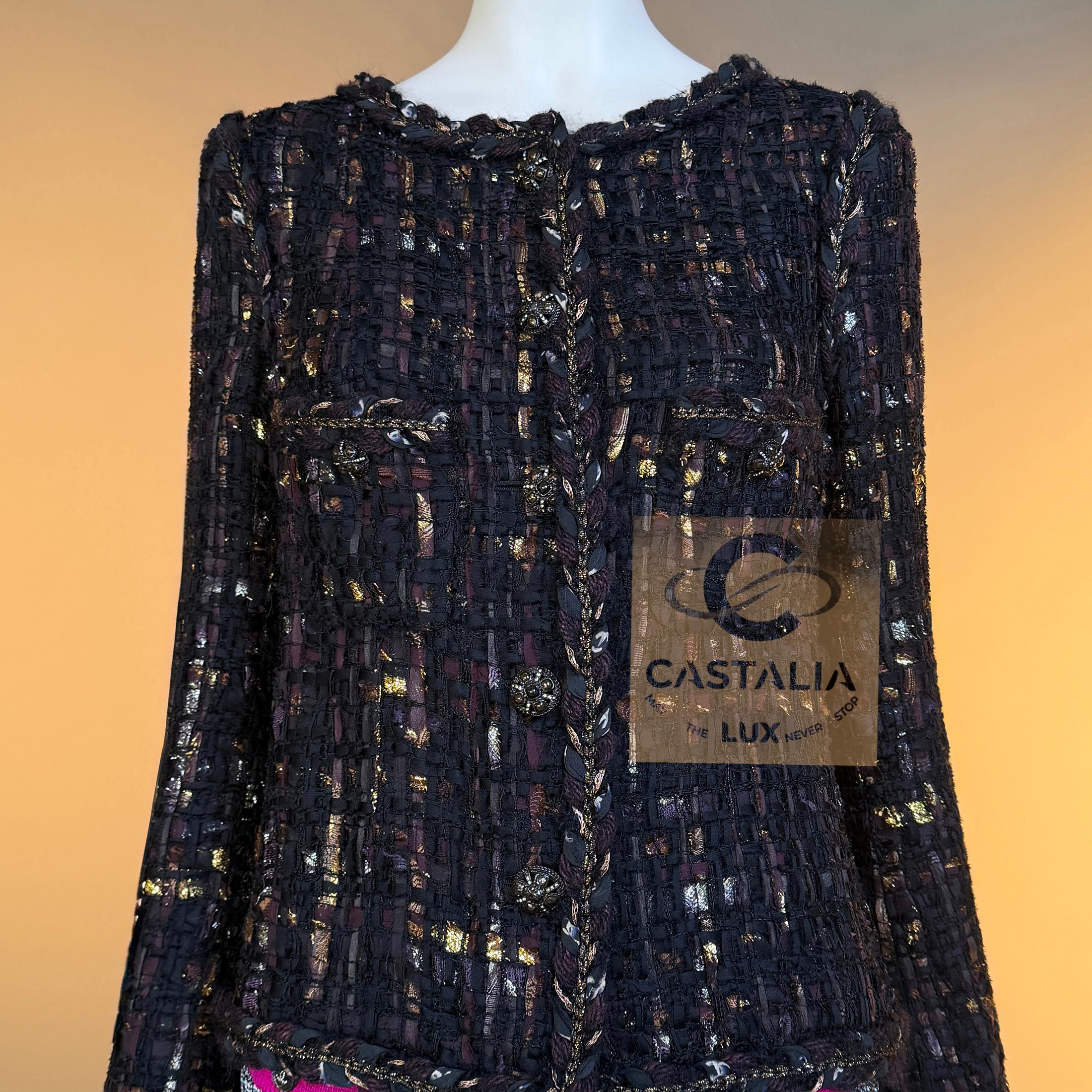 Chanel Parigi / Bombay  Giacca in tweed con nastro nero 36 FR in vendita 10