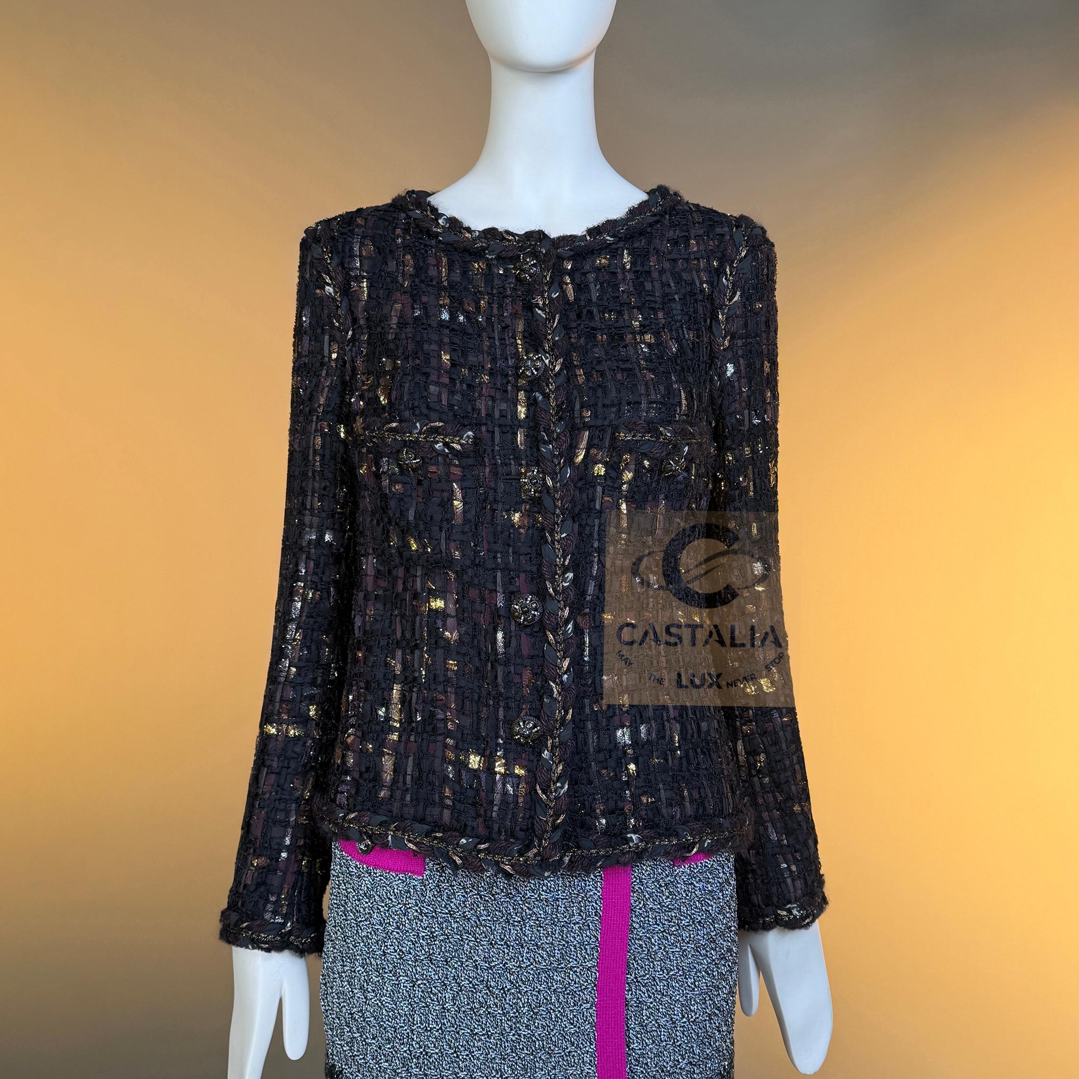 da uomo o donna Chanel Parigi / Bombay  Giacca in tweed con nastro nero 36 FR in vendita