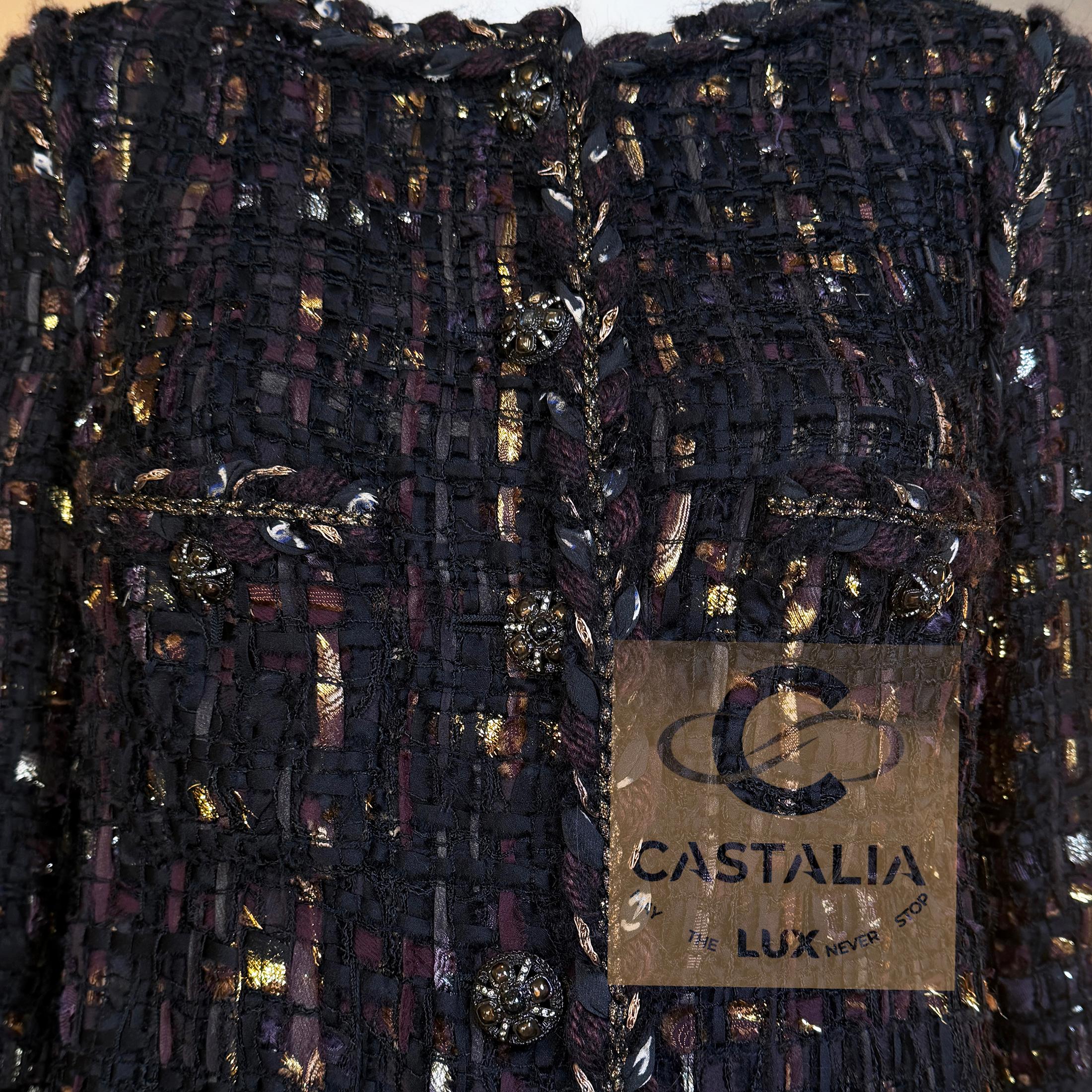 Chanel Parigi / Bombay  Giacca in tweed con nastro nero 36 FR in vendita 2