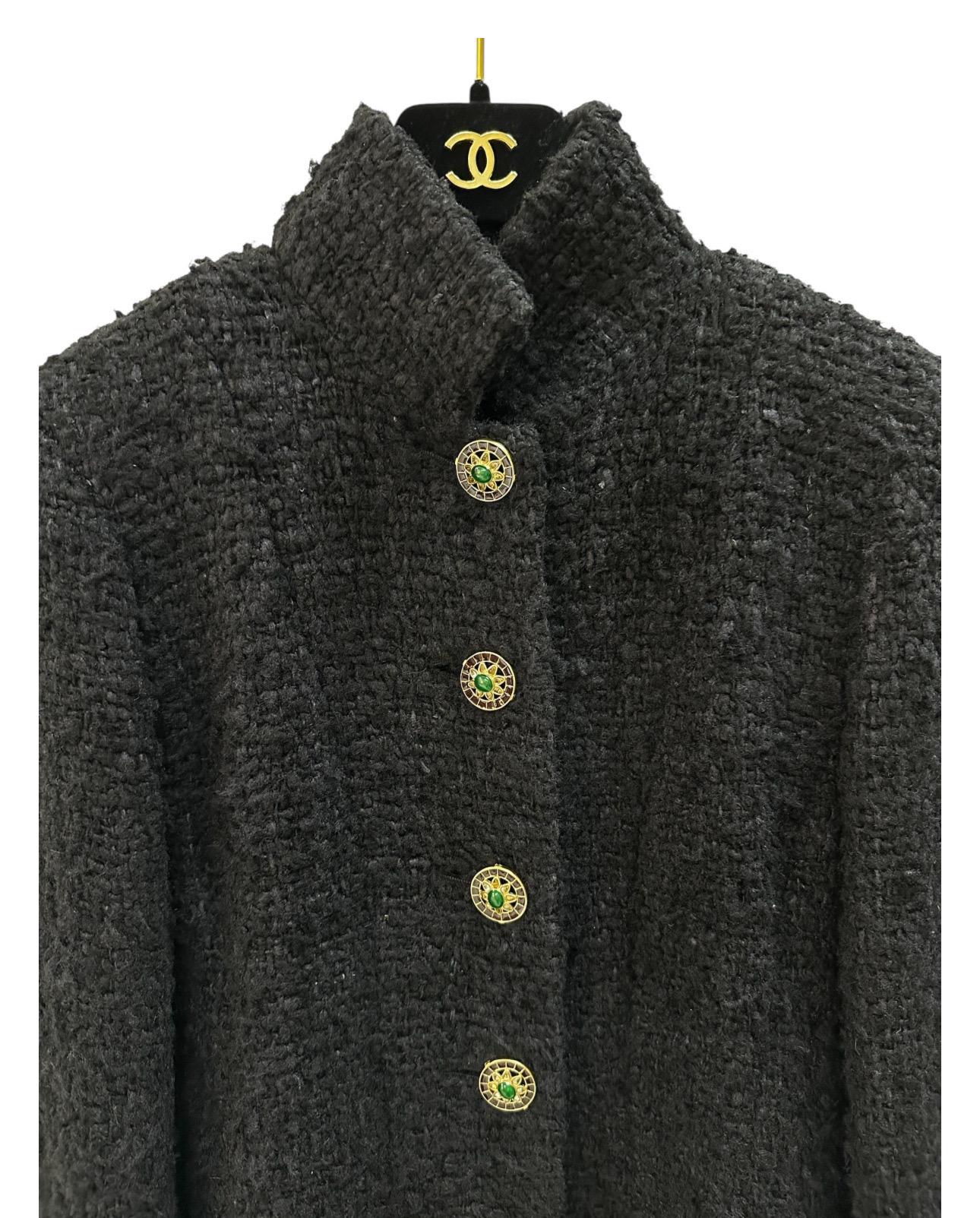 Chanel París-Bombay Chaqueta de tweed negro, botones Gripoix Sz.38 en venta 4
