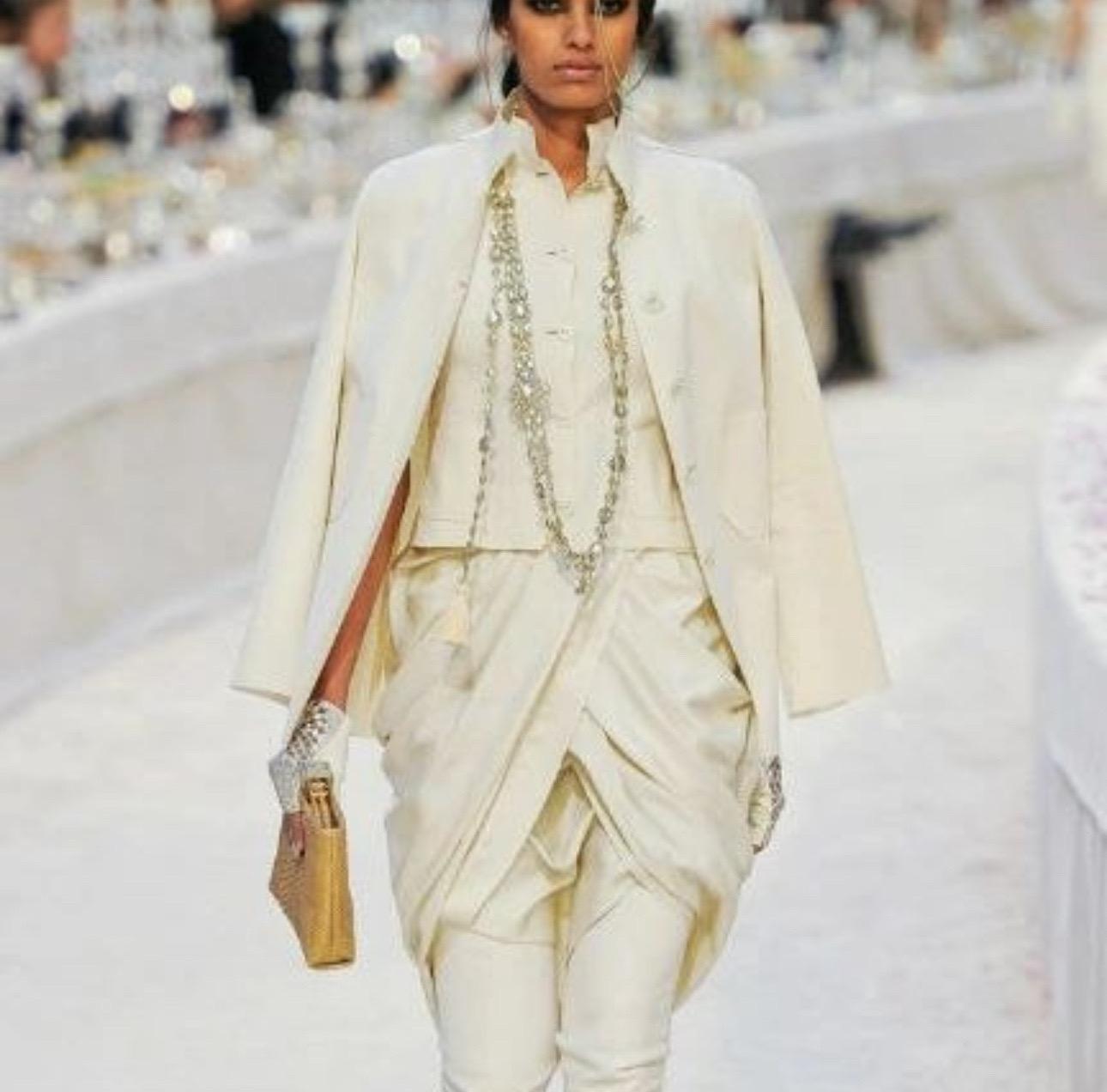 Chanel Paris Bombay Ivory Knit Cardigan Jacket  For Sale 5