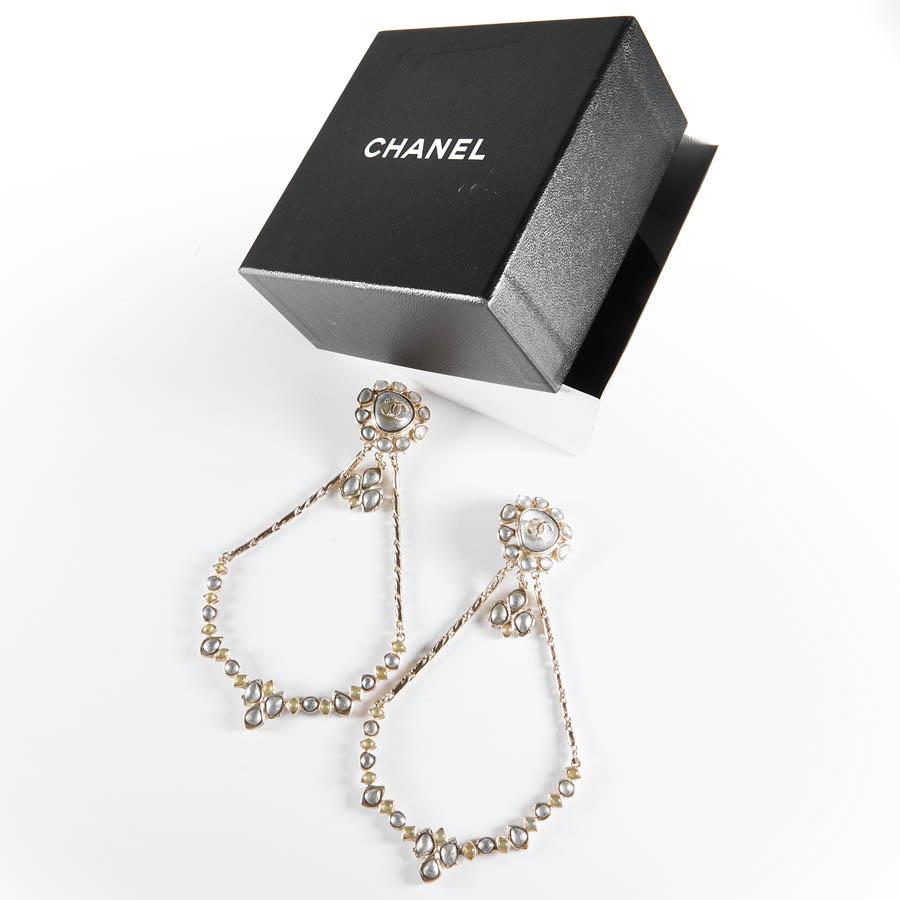 CHANEL Paris-Bombay Pale Gold Metal Clip-on Earrings 6