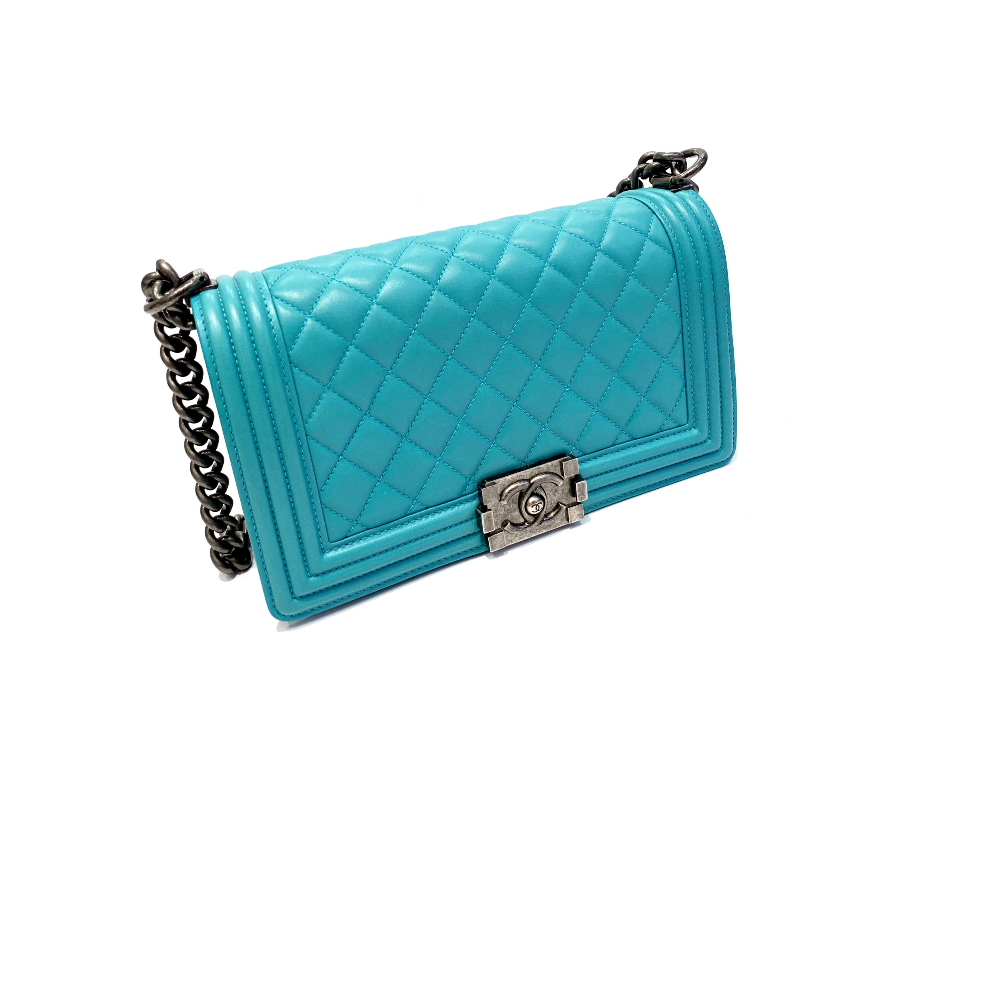 CHANEL PARIS Boy turquoise lambskin, 2017 In Excellent Condition In Milan, IT