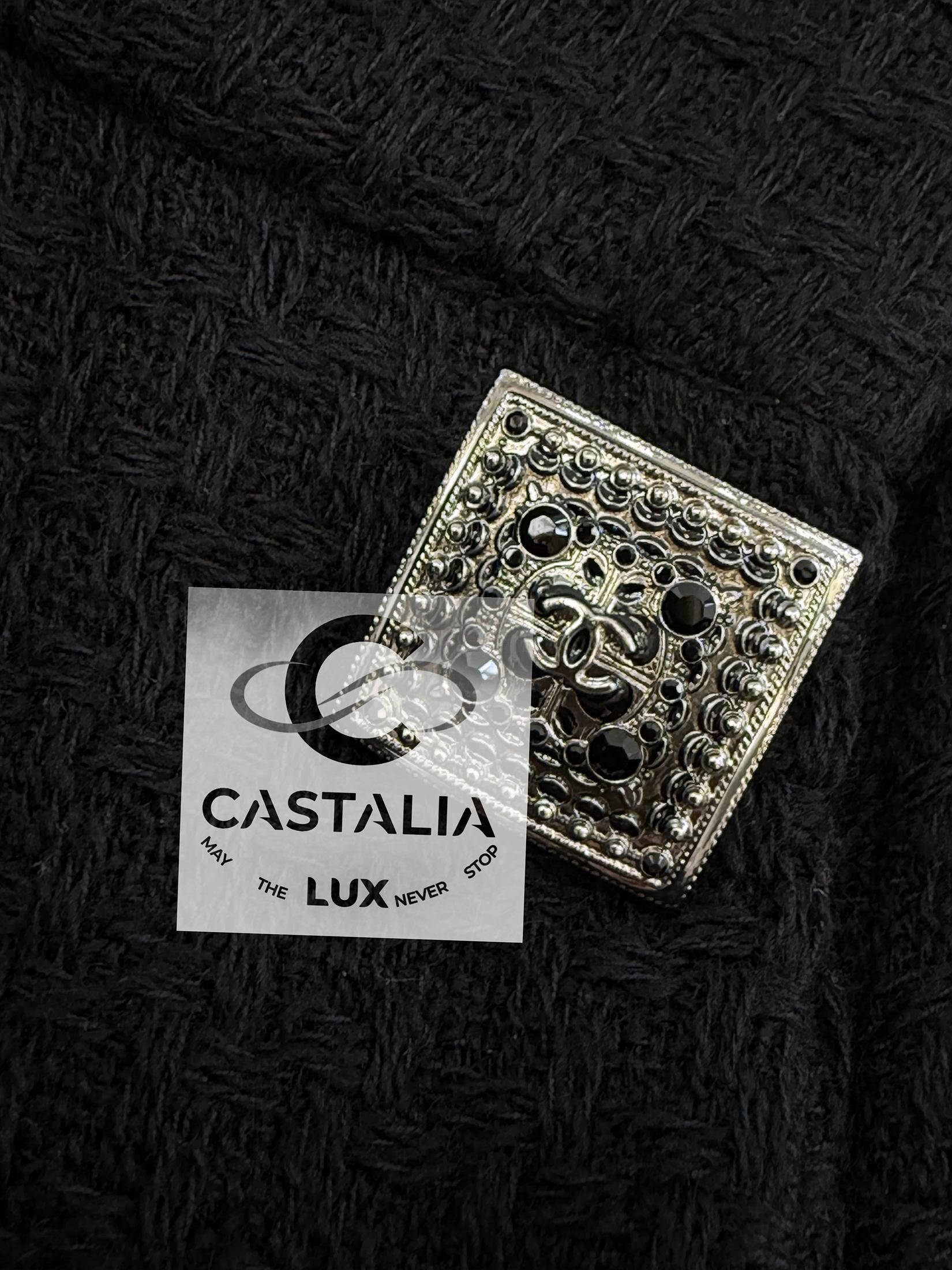 Chanel Paris / Byzance CC Gripoix Knöpfe Schwarzer Tweed-Mantel mit Knöpfen aus Tweed 38 FR im Angebot 11