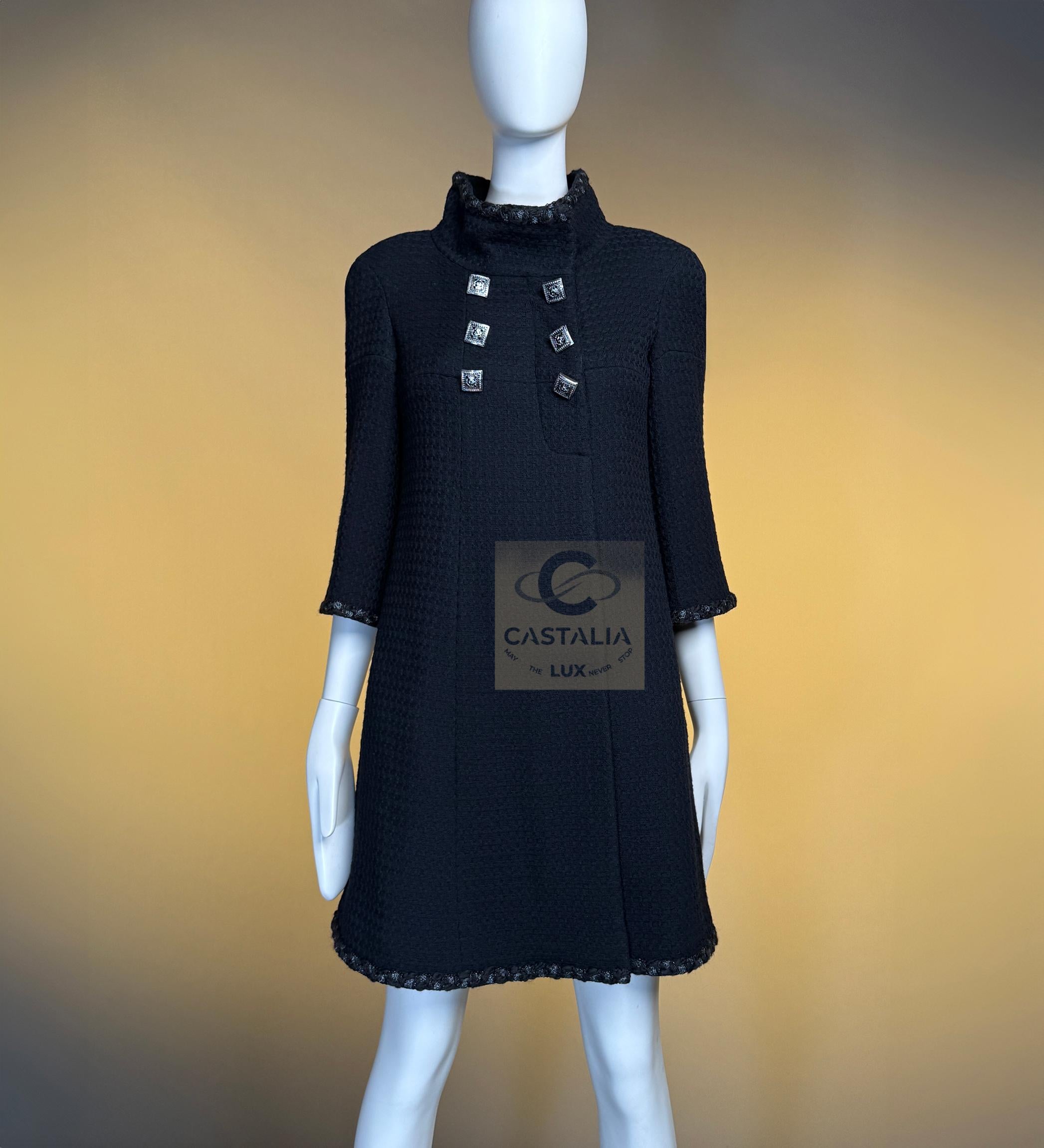 CHANEL Paris / Byzance Legendary Black Tweed Coat 38 FR For Sale 4