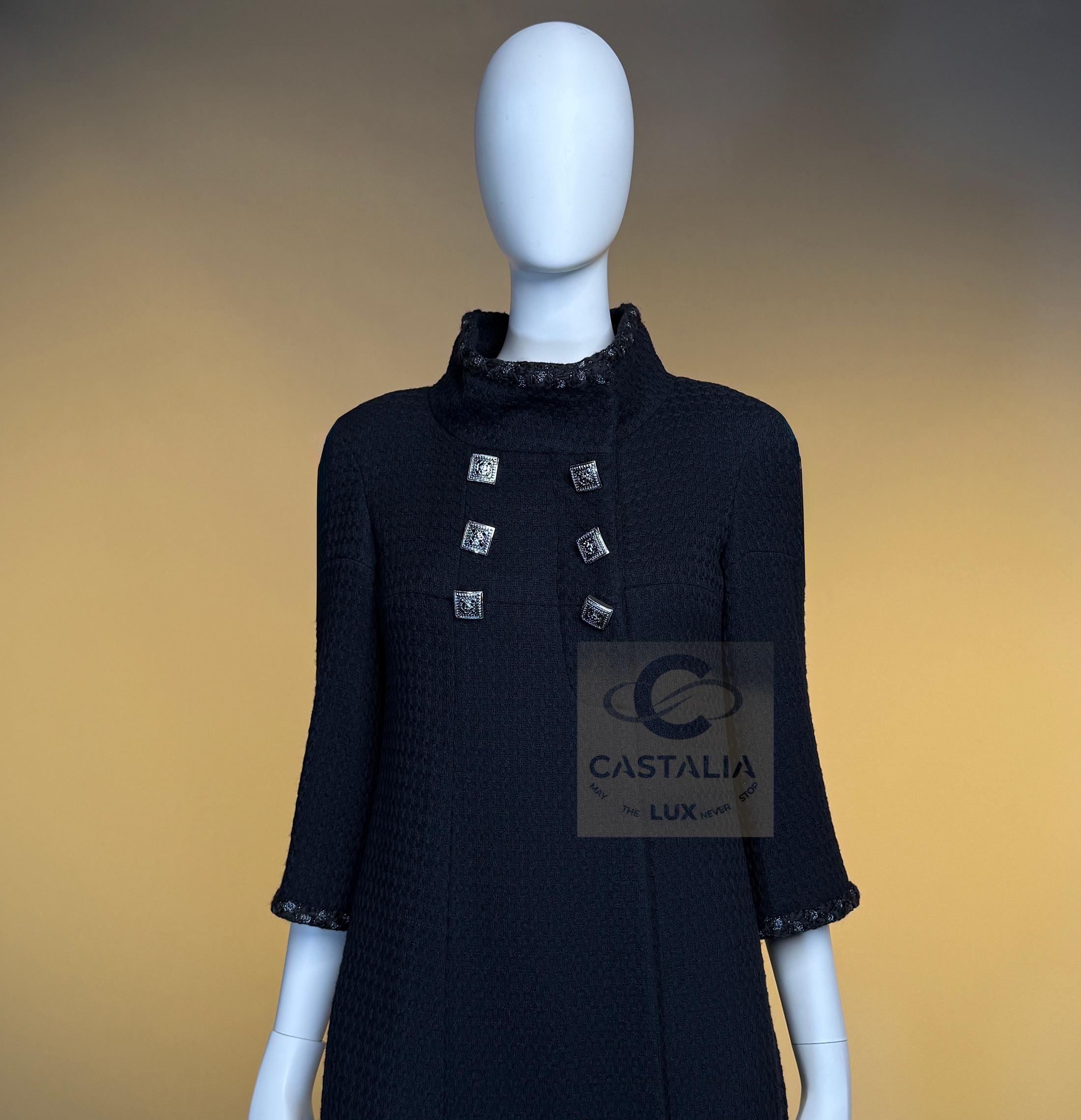 CHANEL Paris / Byzance Legendary Black Tweed Coat 38 FR For Sale 5