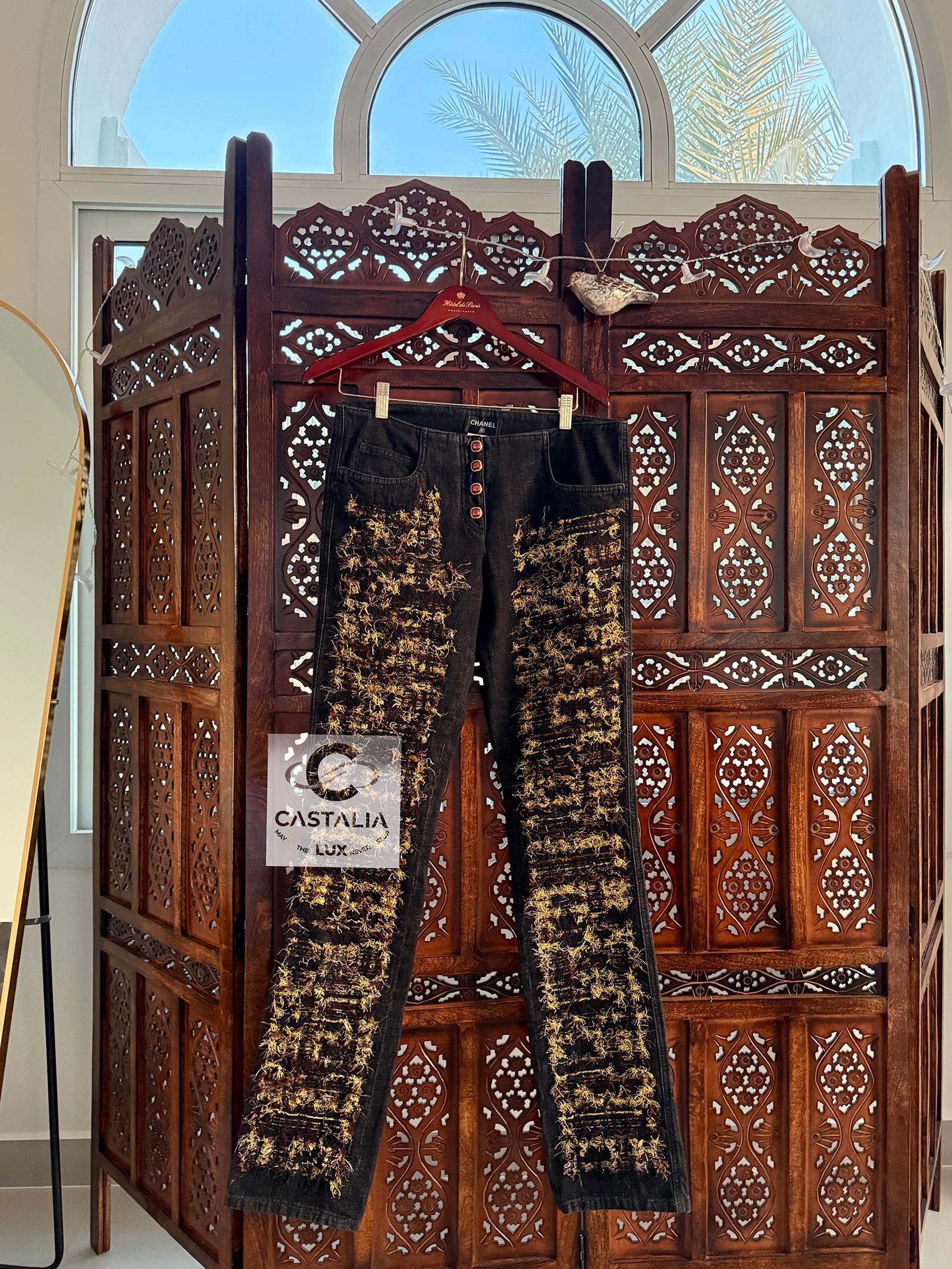 Chanel Paris / Byzance New Tweed Accent Jeans 40 FR In condizioni Nuovo in vendita a Dubai, AE